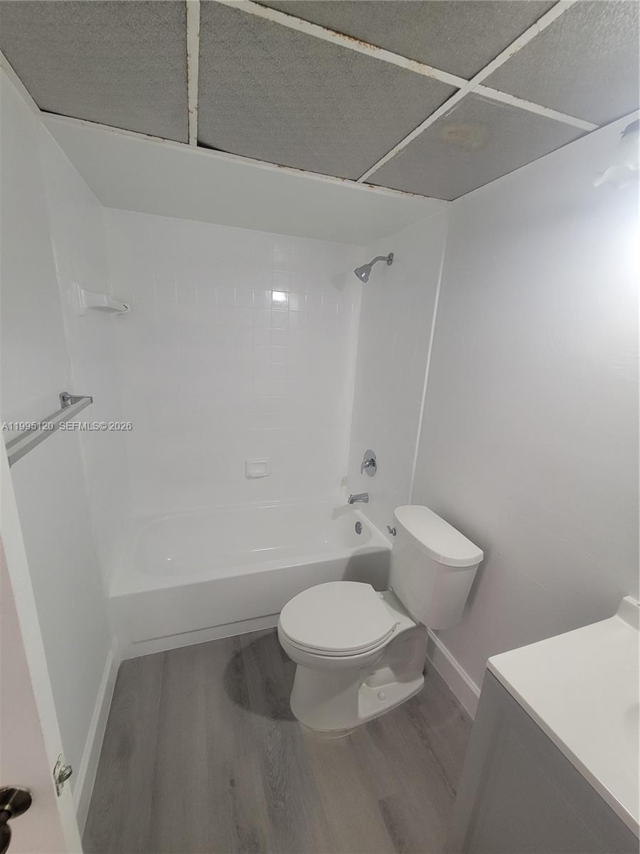 LAS VISTAS AT DORAL CONDO - Residential