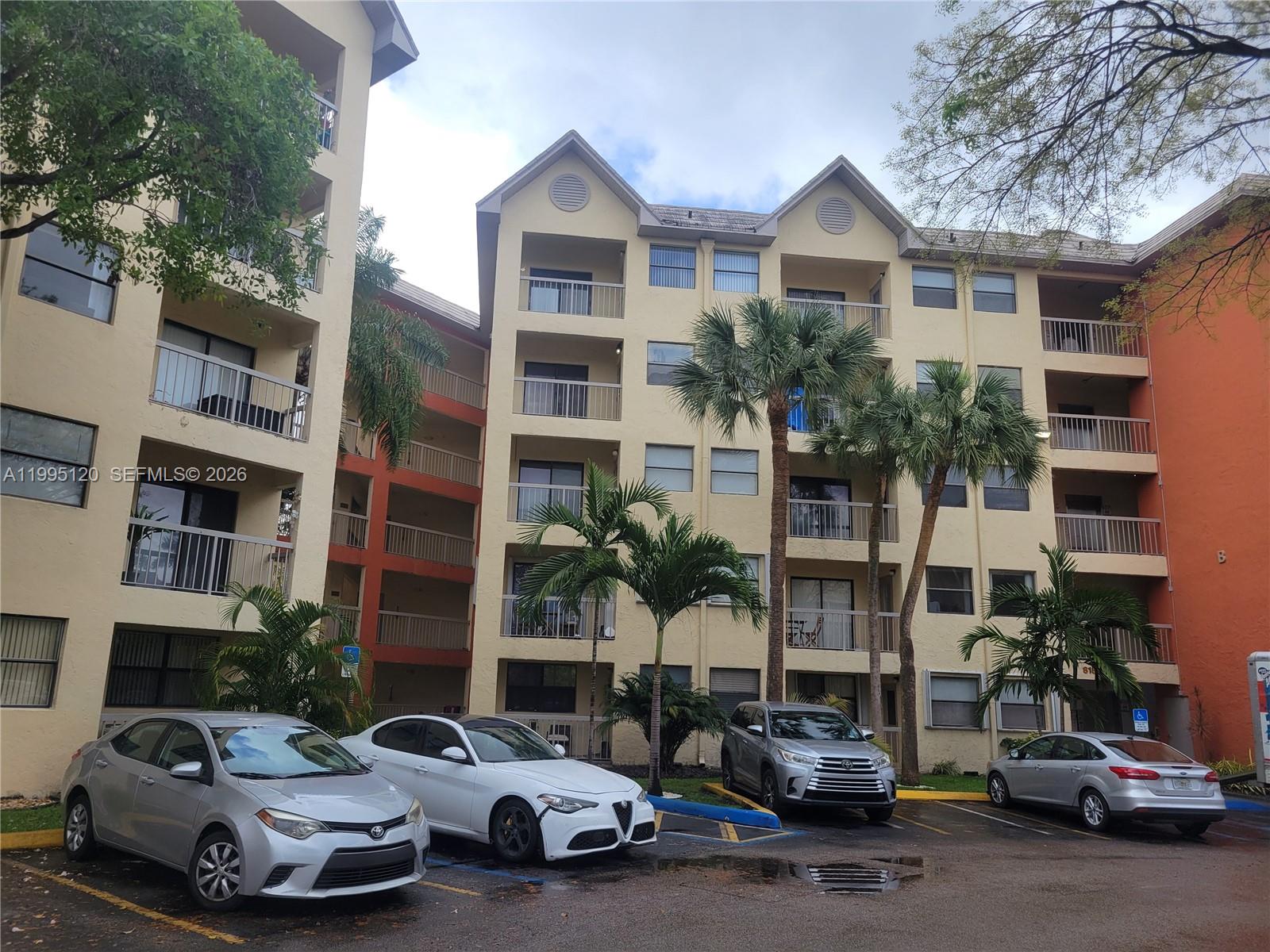 LAS VISTAS AT DORAL CONDO - Residential