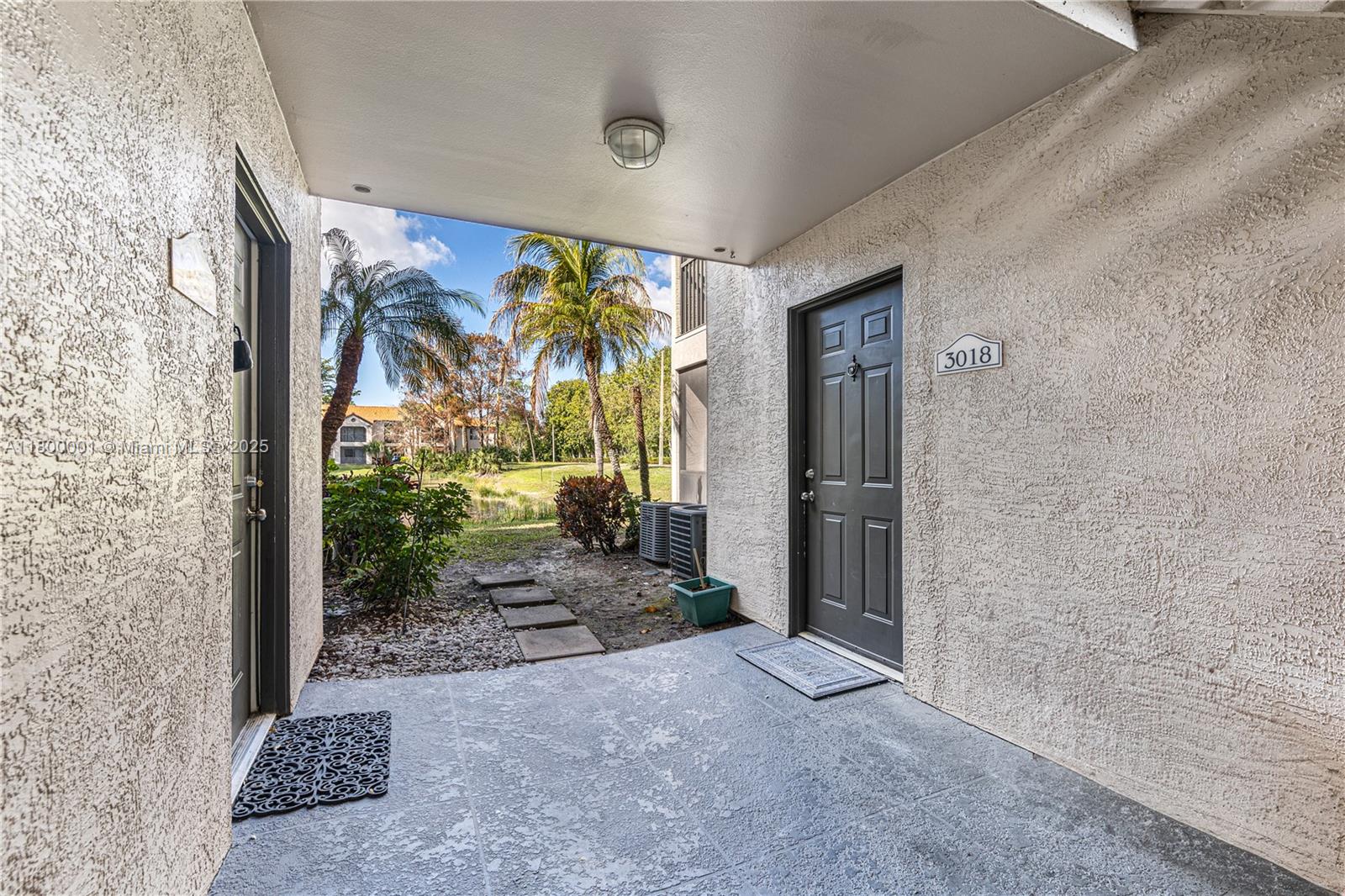 2094 Arbour Walk 318