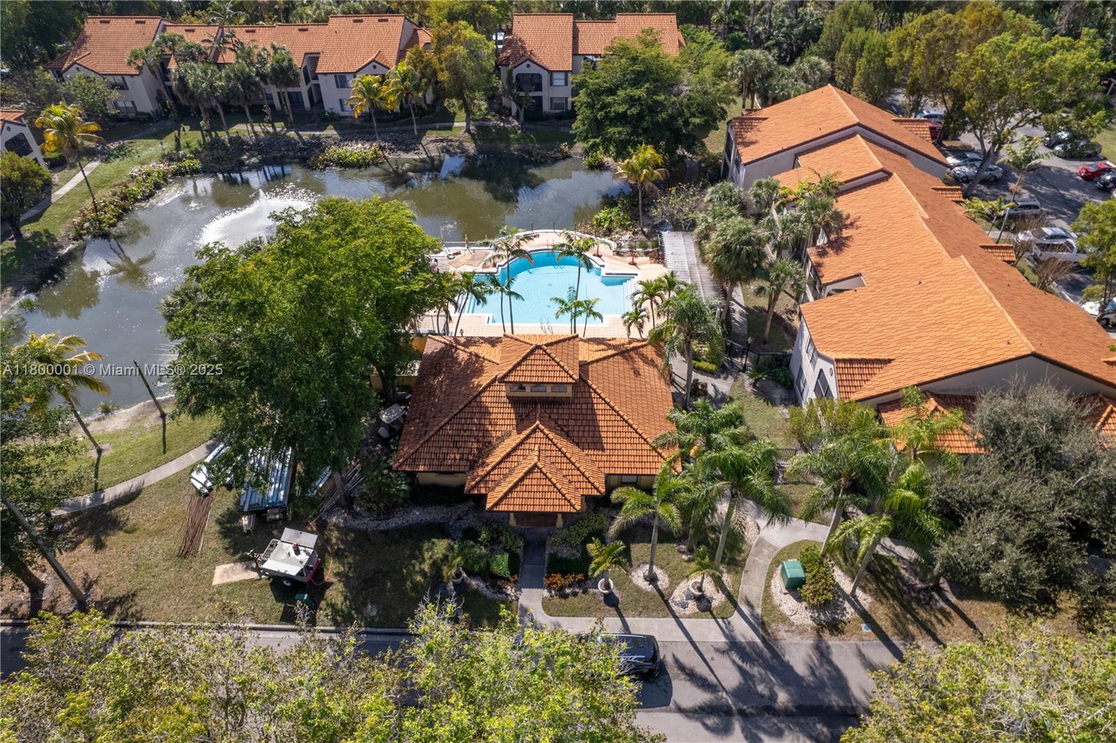 2094 Arbour Walk 318