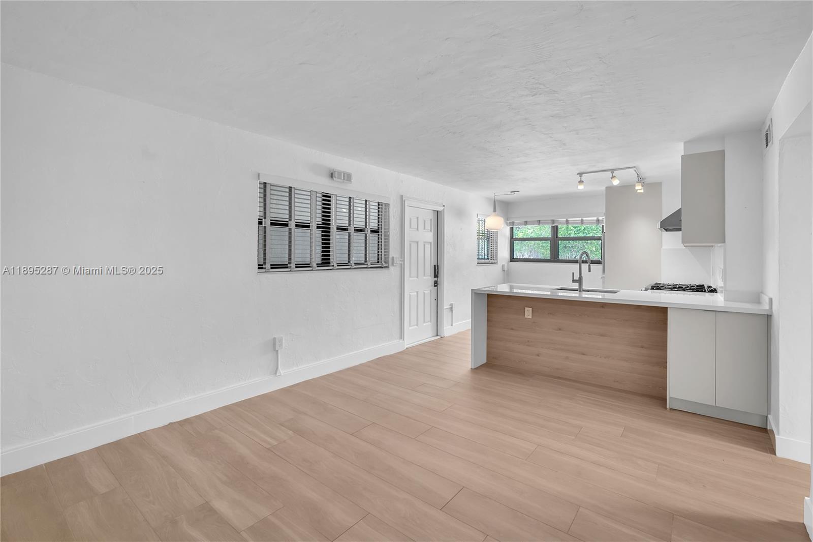 CHATEAU GROVE CONDO - Residential Lease