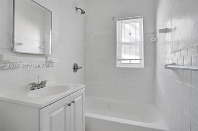 WEST MIAMI SHORES SEC A R - Residential Lease