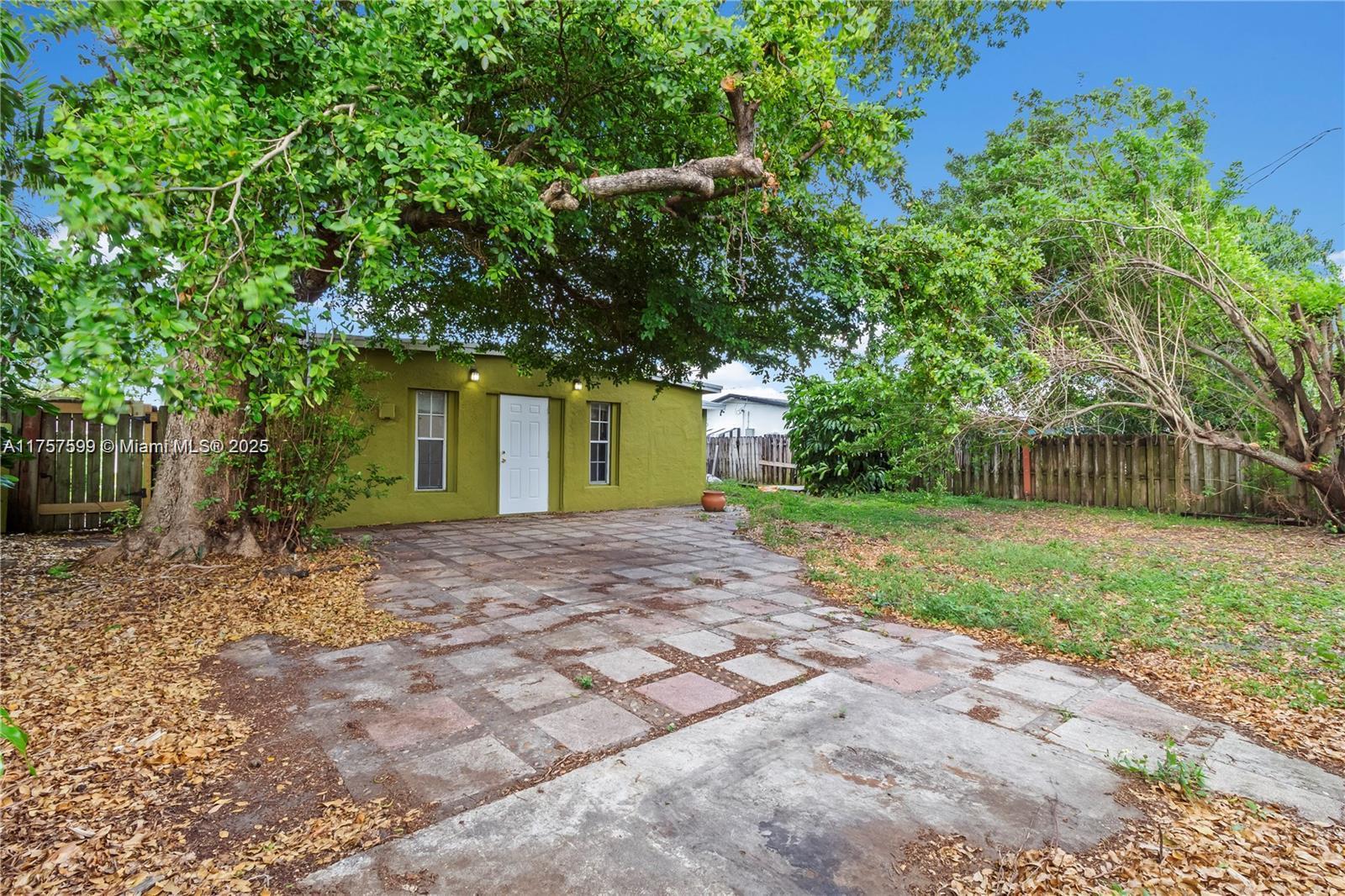 FOURTH ADD TO SUNRISE GOL - Residential Lease