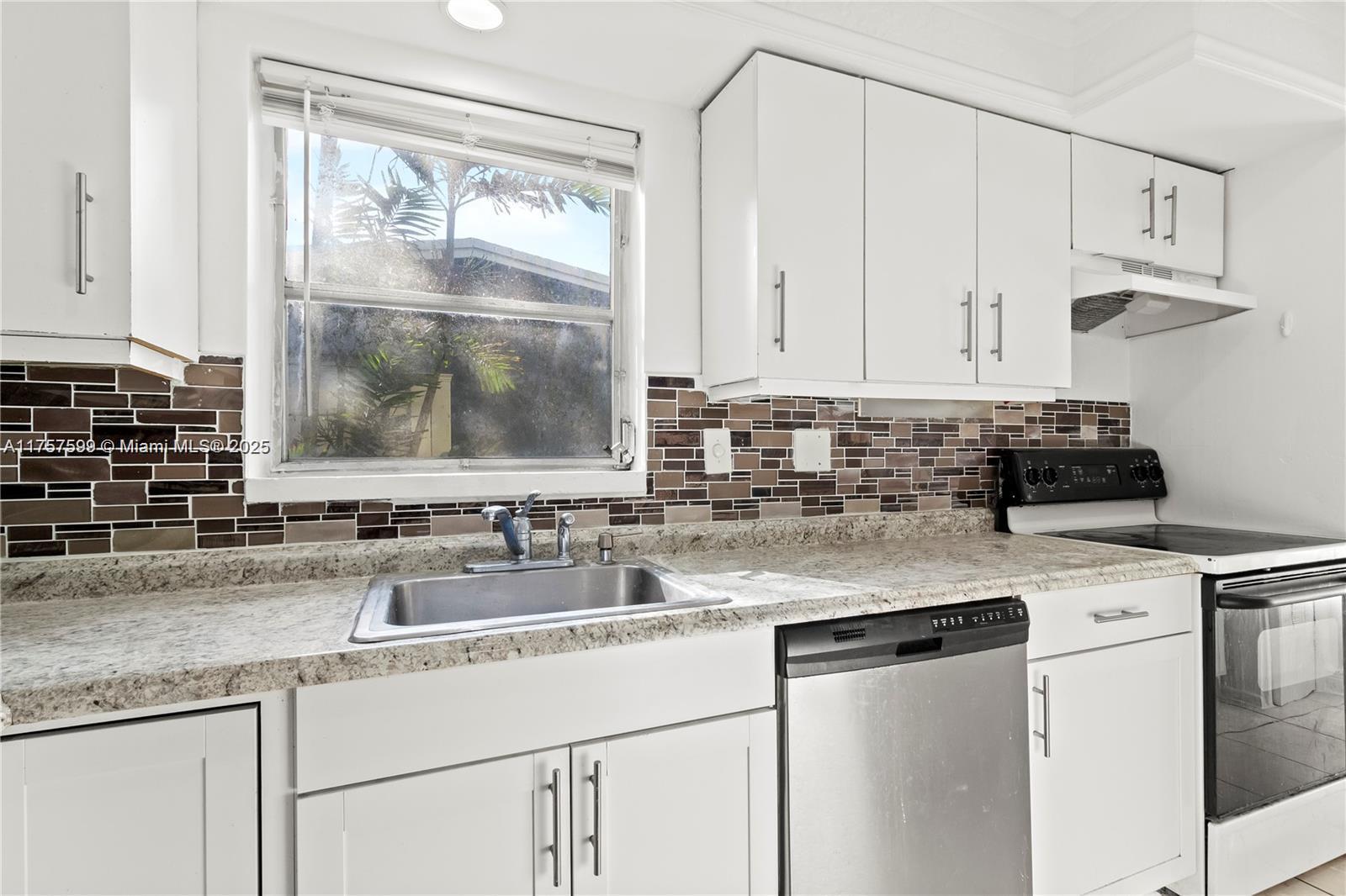 FOURTH ADD TO SUNRISE GOL - Residential Lease