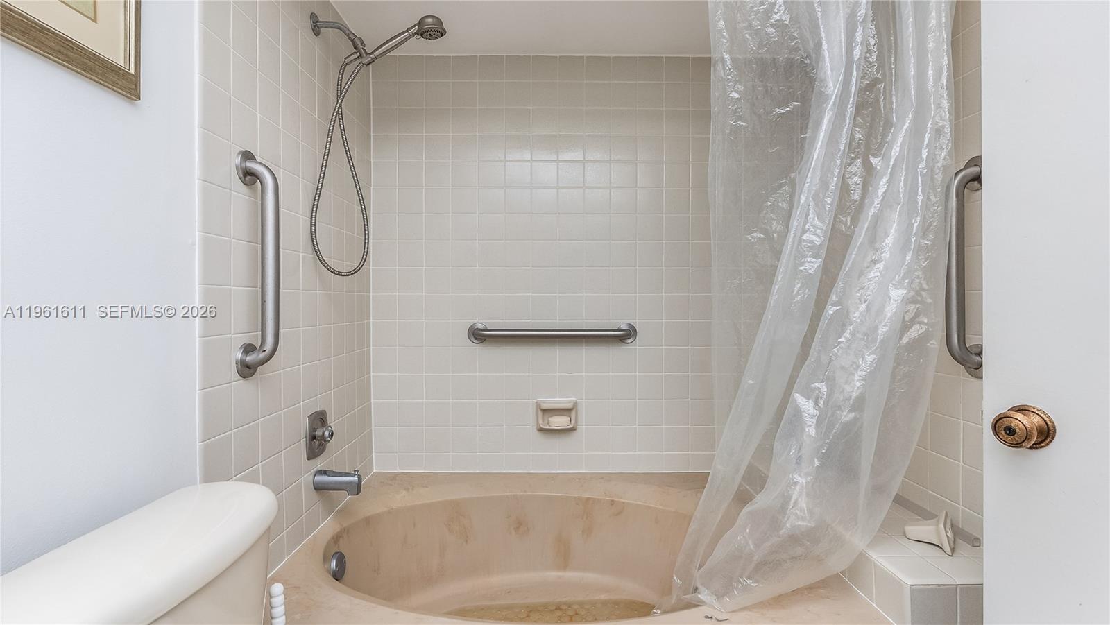 FOUNTAINS OF JACARANDA CO - Residential