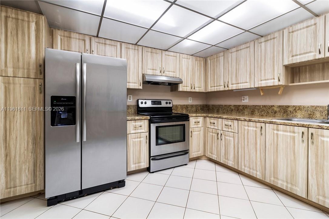 FOUNTAINS OF JACARANDA CO - Residential