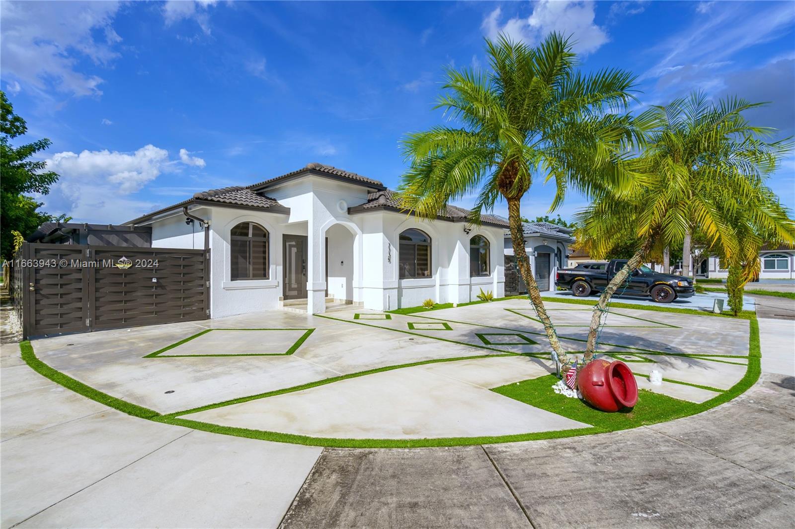 NORTH PALM ESTATES HOMES - Residential