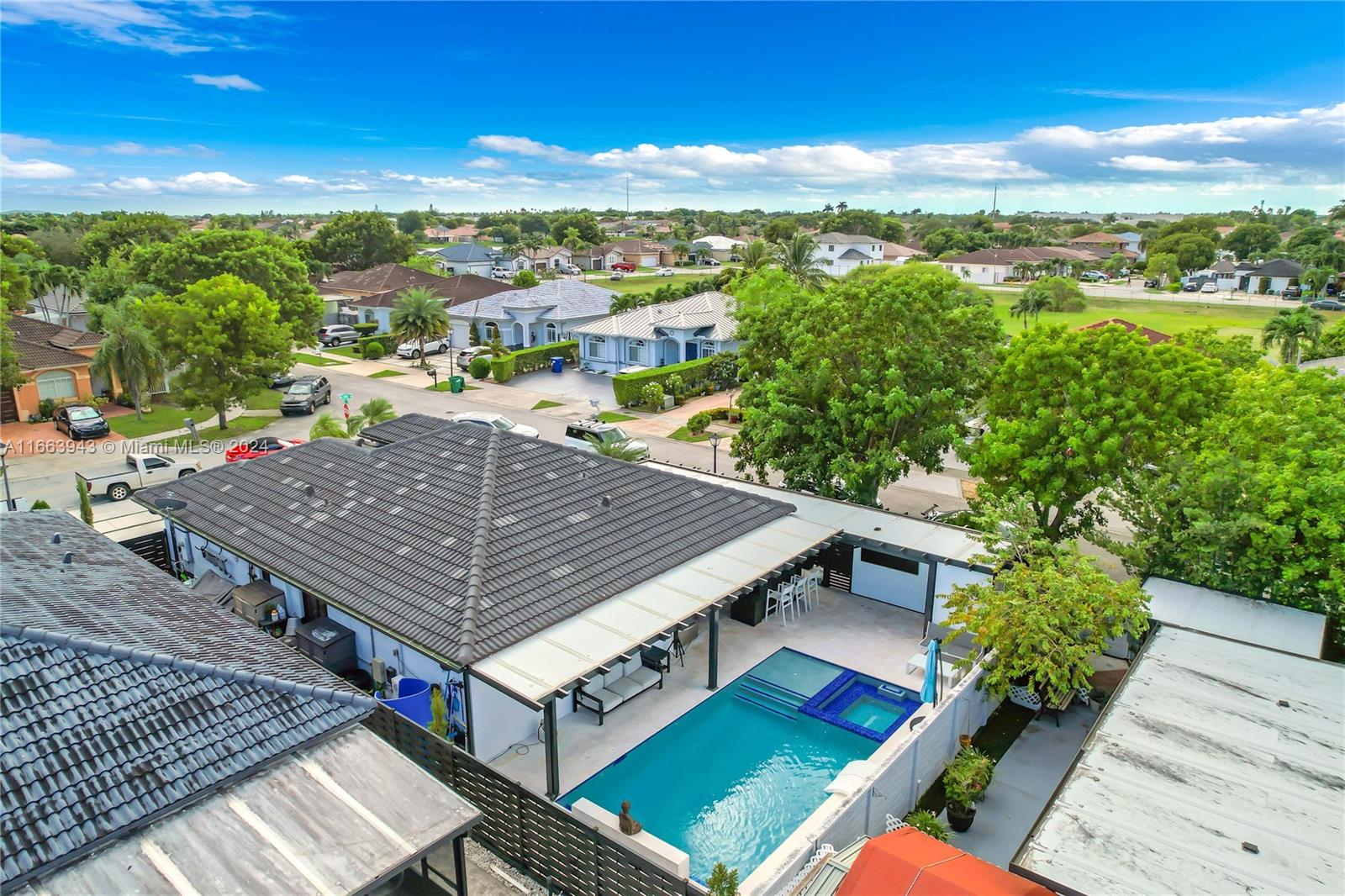 NORTH PALM ESTATES HOMES - Residential