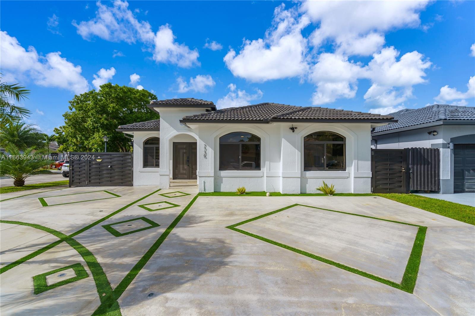 NORTH PALM ESTATES HOMES - Residential
