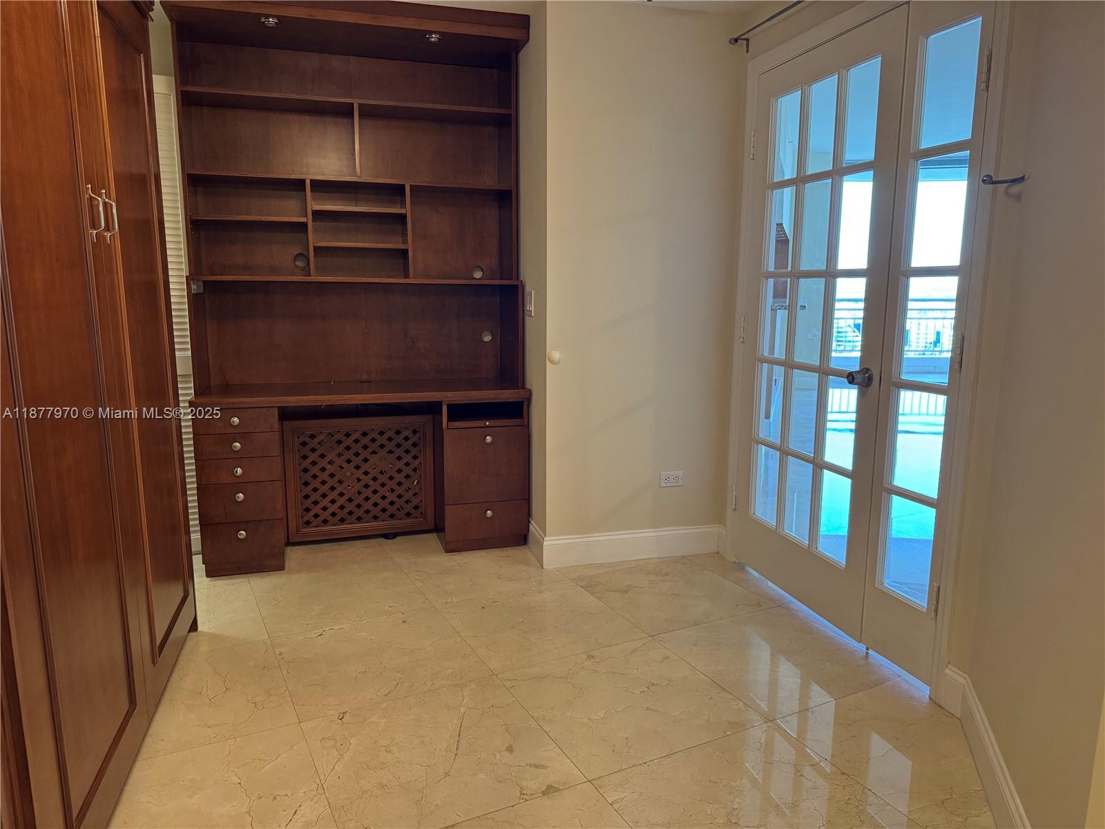 THREE TEQUESTA POINT COND - Residential