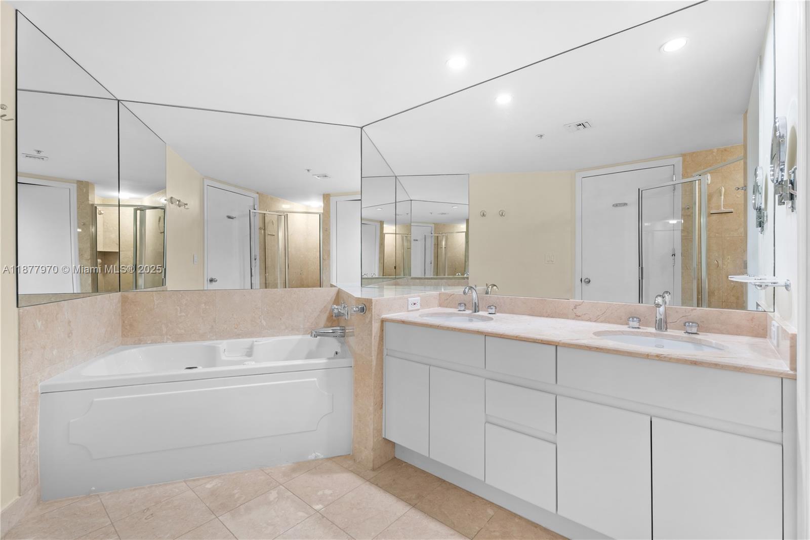 THREE TEQUESTA POINT COND - Residential