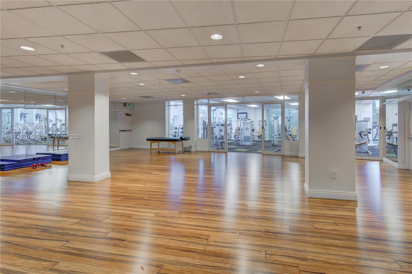 THREE TEQUESTA POINT COND - Residential