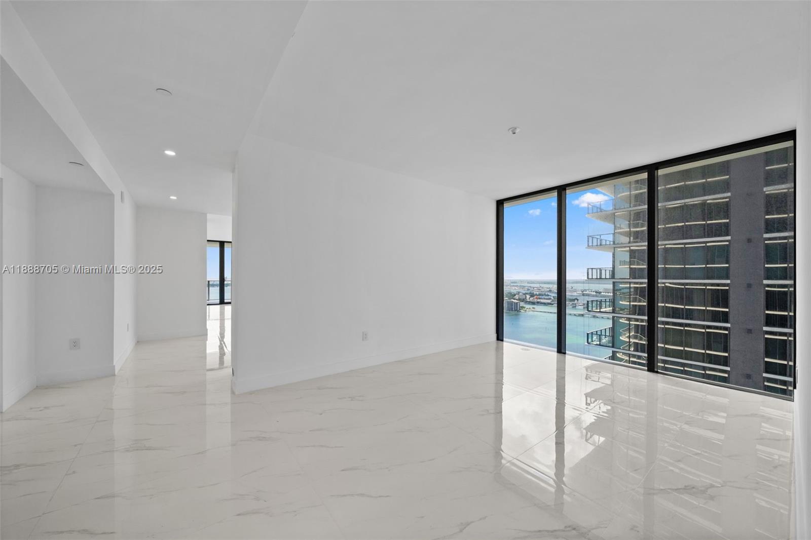 ARIA RESERVE SOUTH - Residential Lease