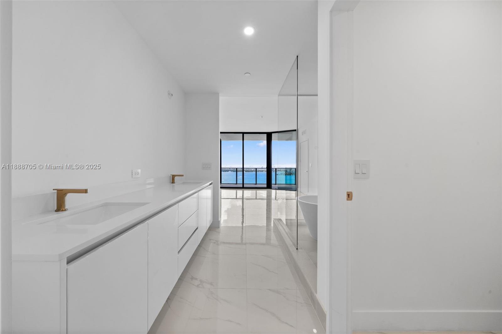 ARIA RESERVE SOUTH - Residential Lease