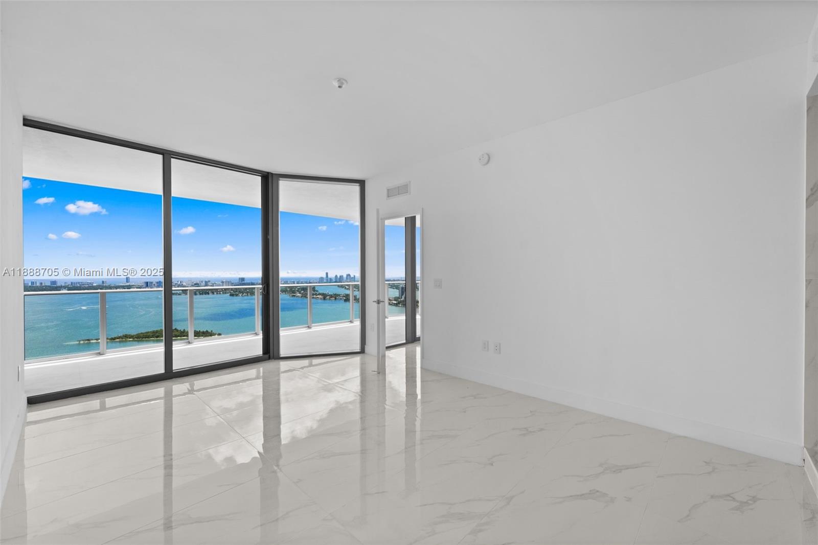 ARIA RESERVE SOUTH - Residential Lease