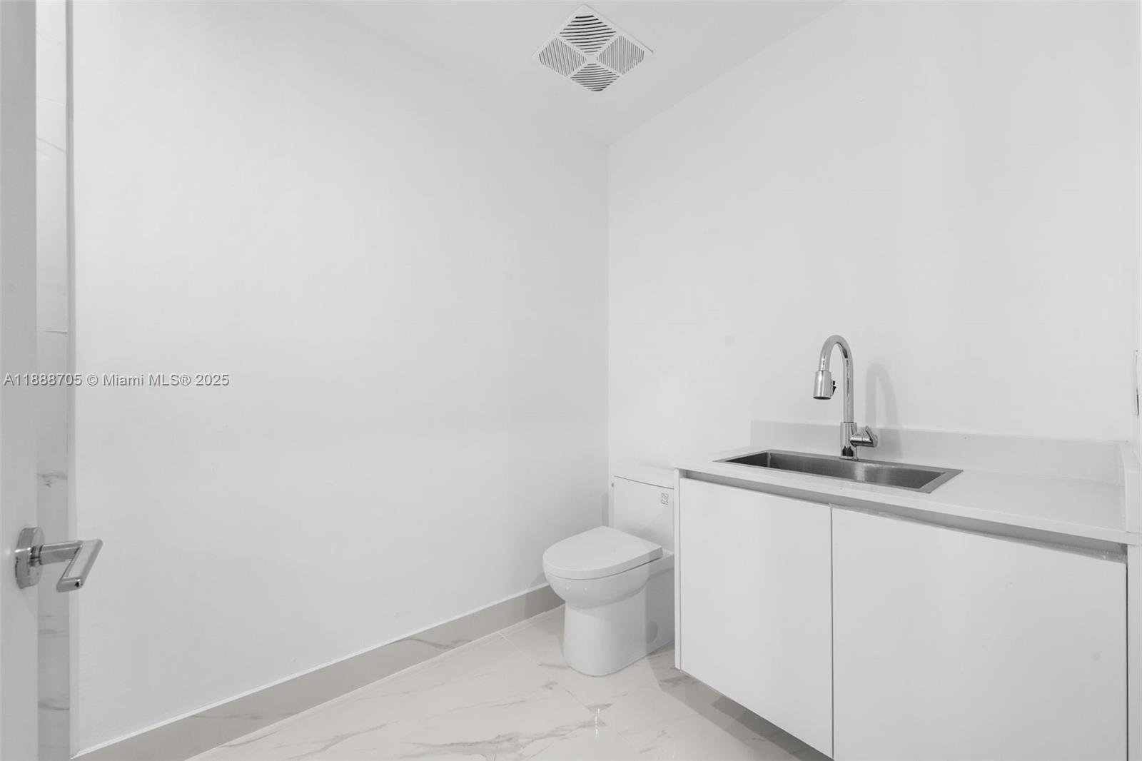 ARIA RESERVE SOUTH - Residential Lease