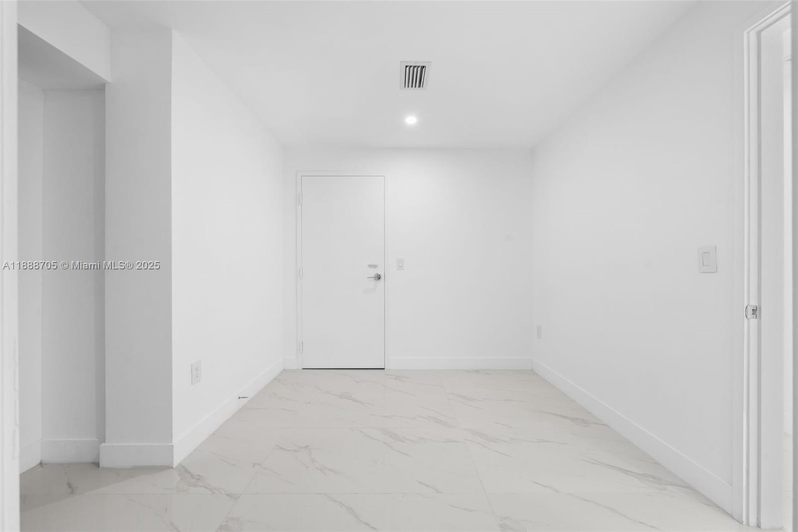 ARIA RESERVE SOUTH - Residential Lease