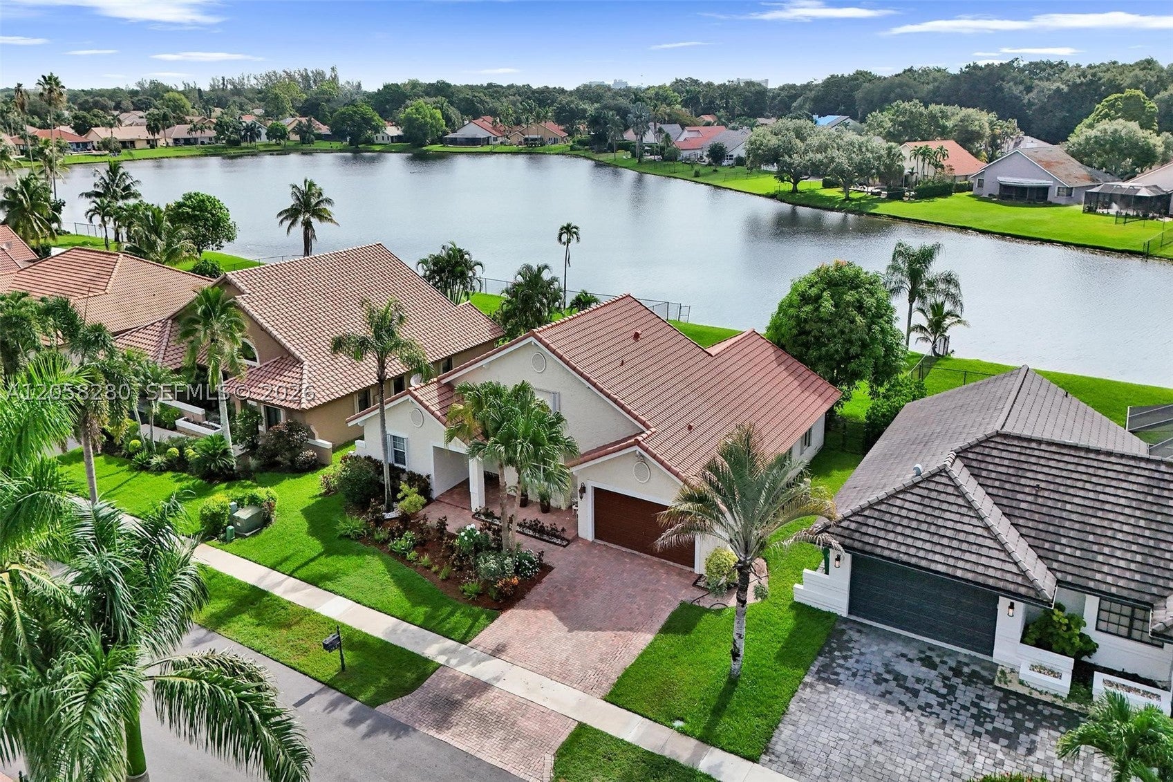 1720 W Oak Knoll Cir