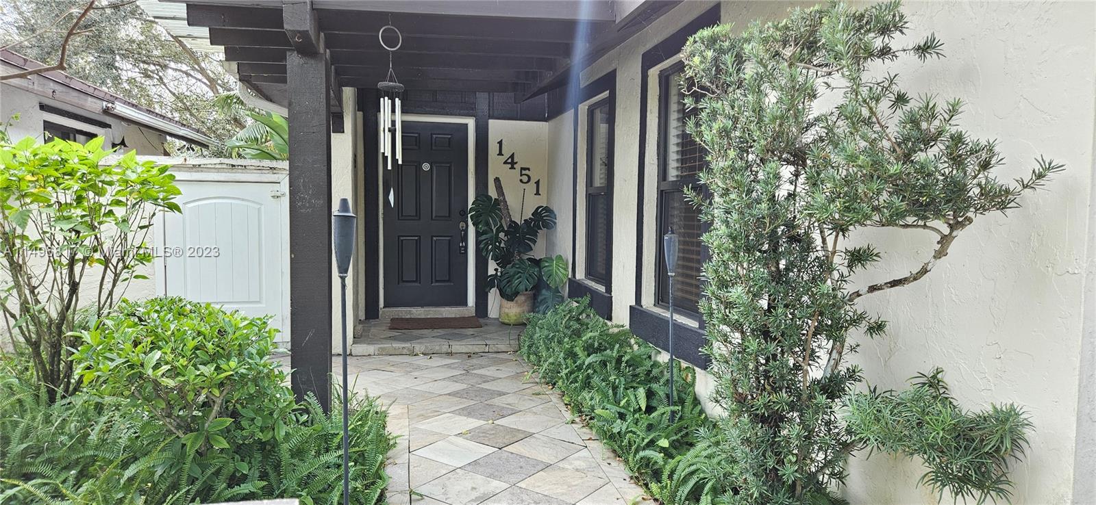 EVERGLADES SUGAR & LAND C - Residential Lease