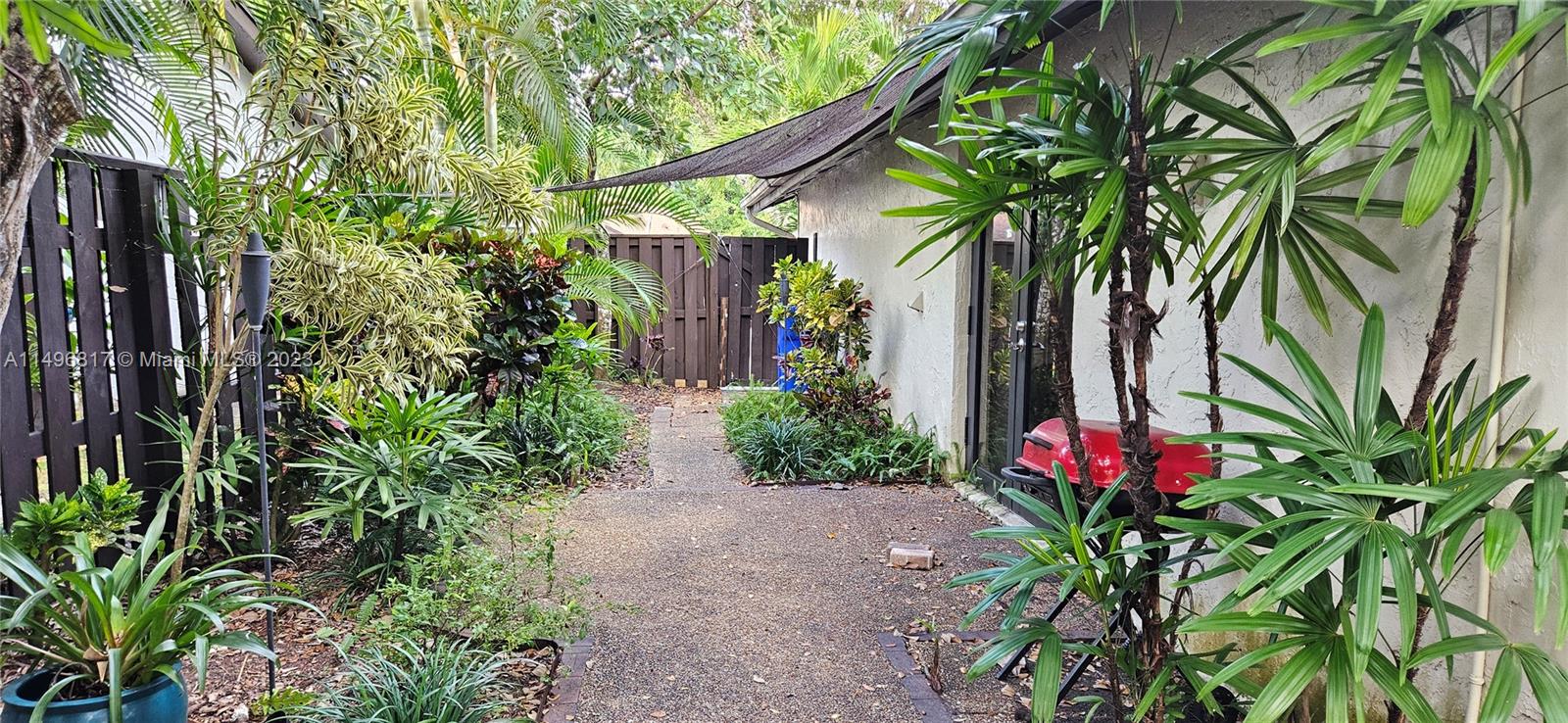 EVERGLADES SUGAR & LAND C - Residential Lease