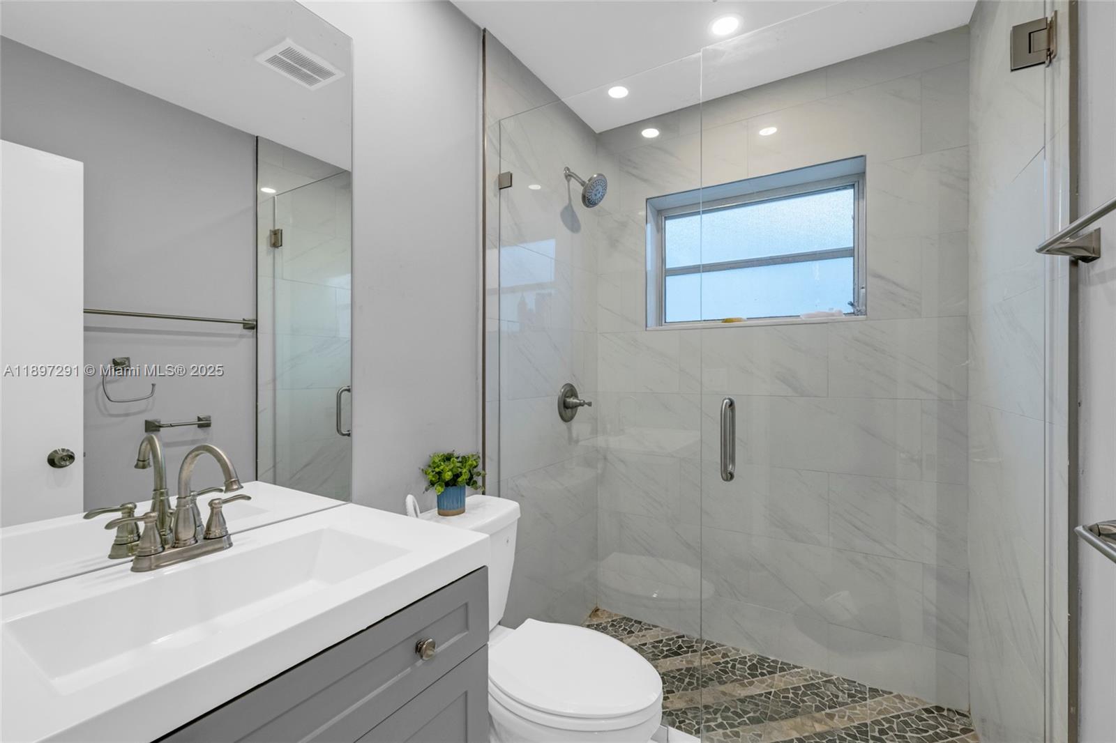 PARADISE GARDENS - Residential