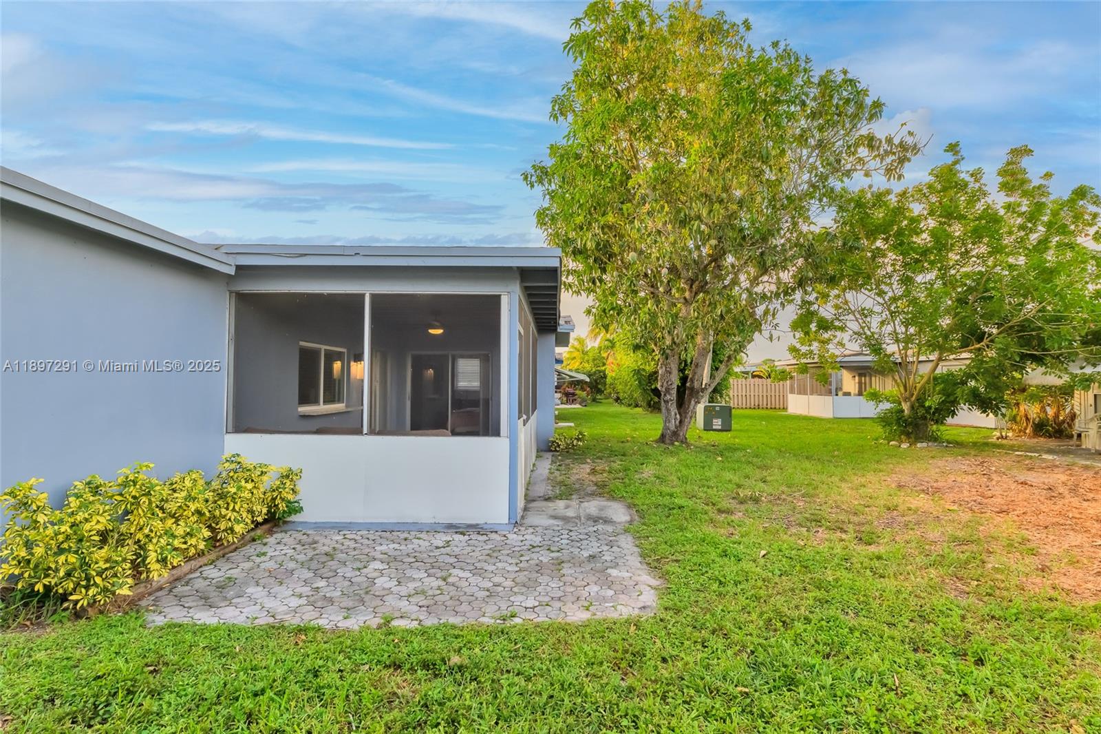 PARADISE GARDENS - Residential