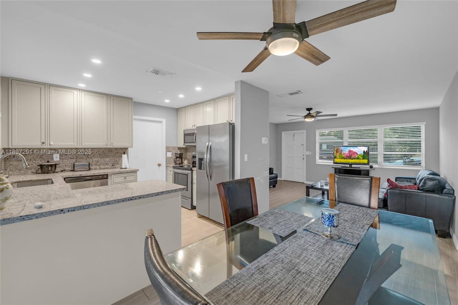 PARADISE GARDENS - Residential