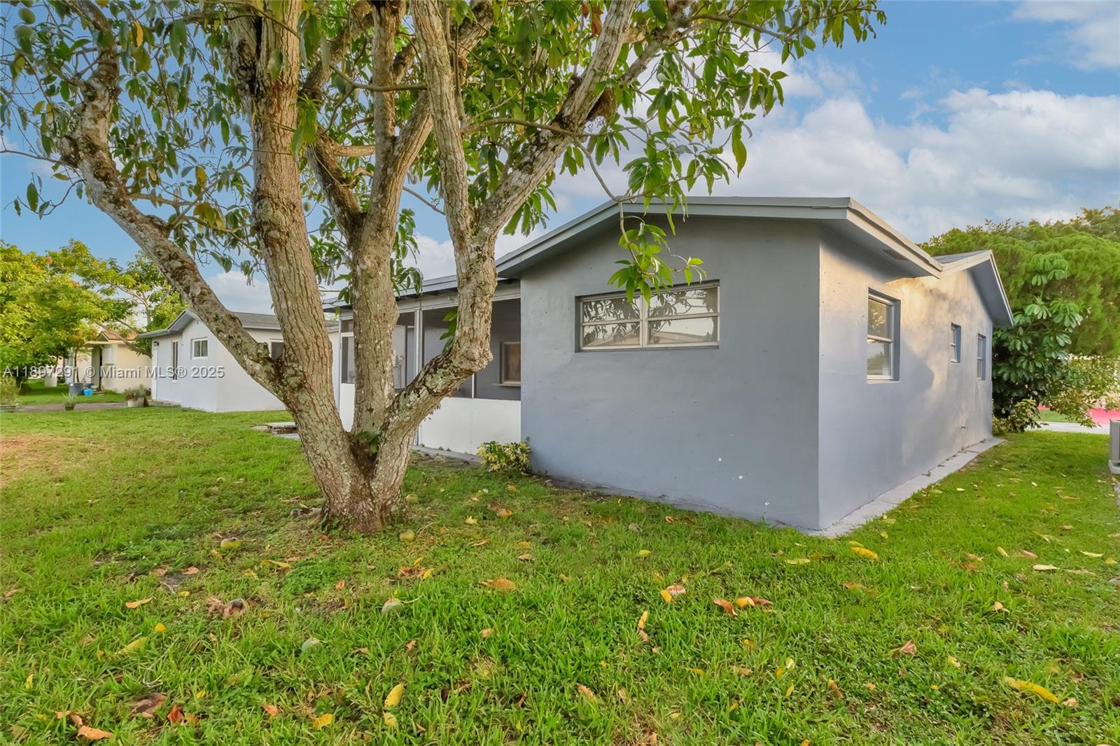 PARADISE GARDENS - Residential