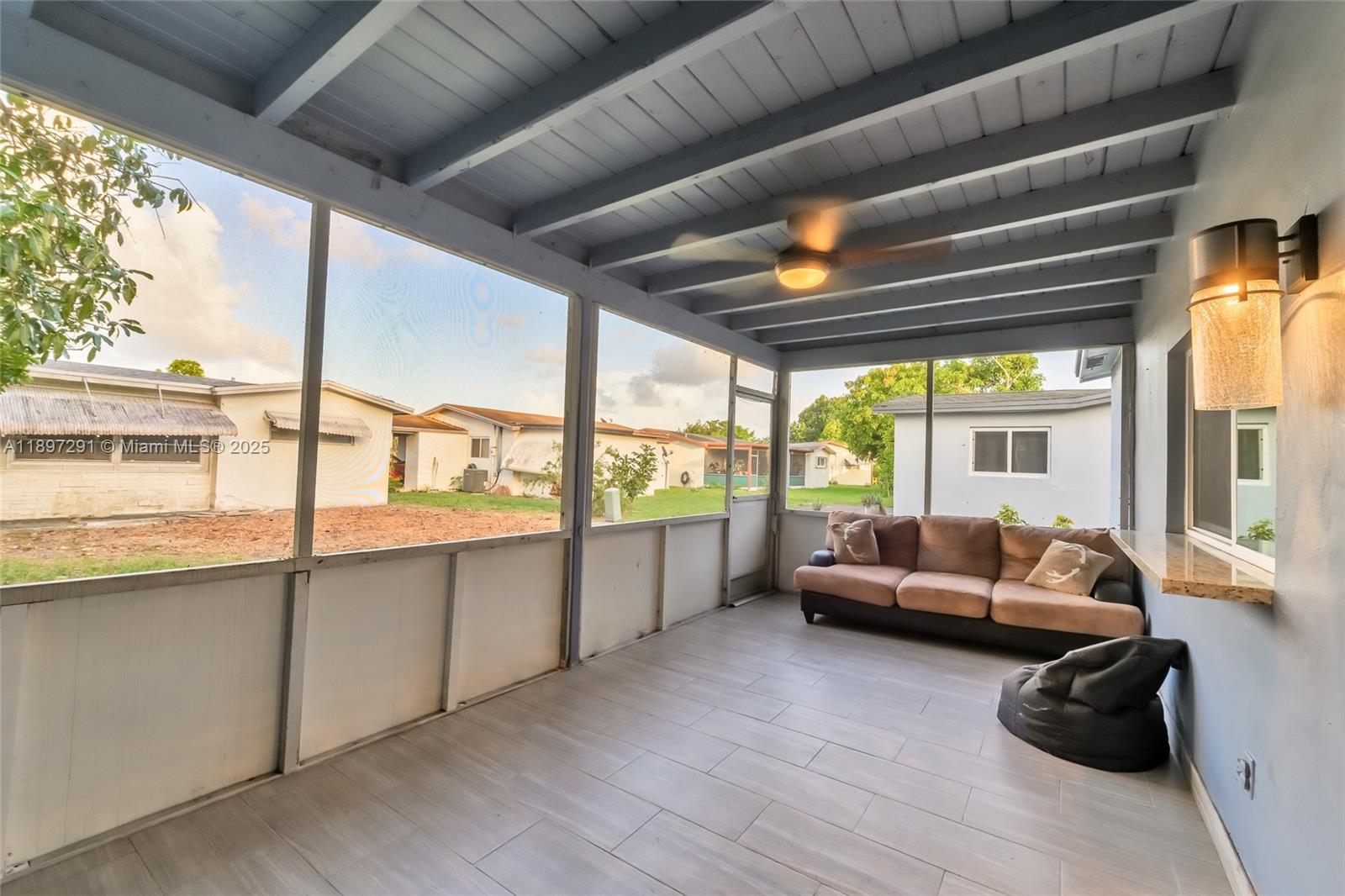 PARADISE GARDENS - Residential