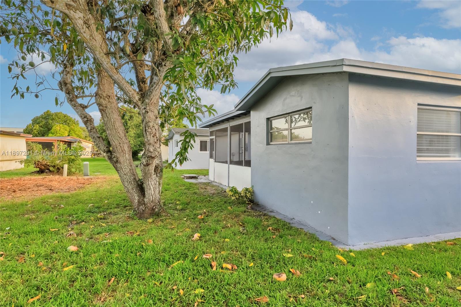 PARADISE GARDENS - Residential