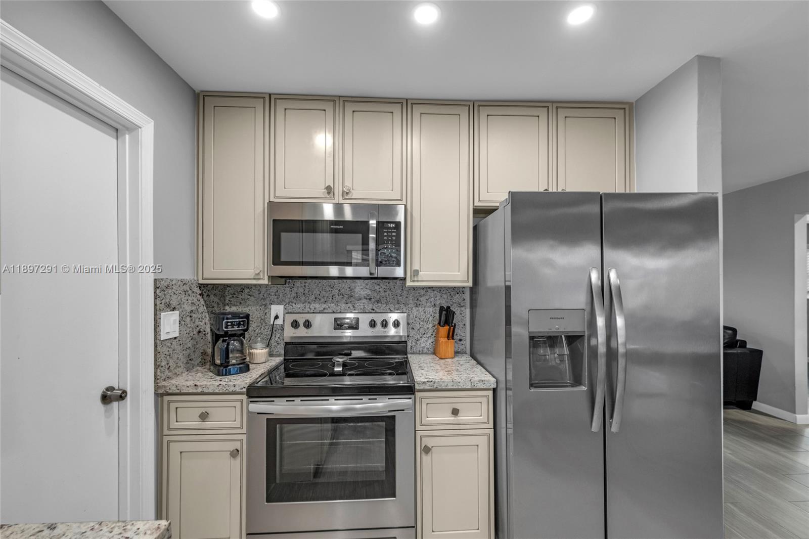 PARADISE GARDENS - Residential