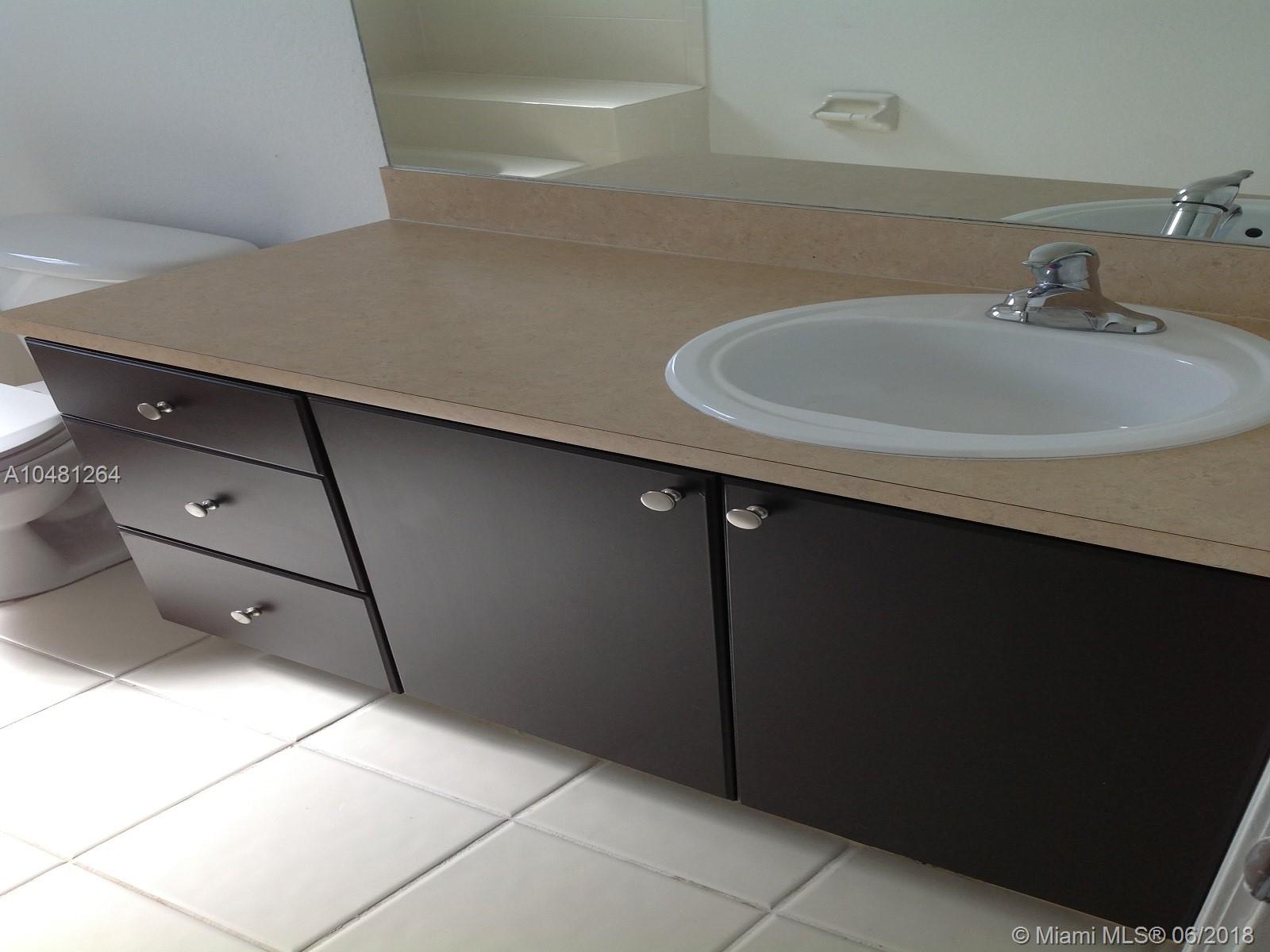 PALM ISLE ESTATES - Residential Lease