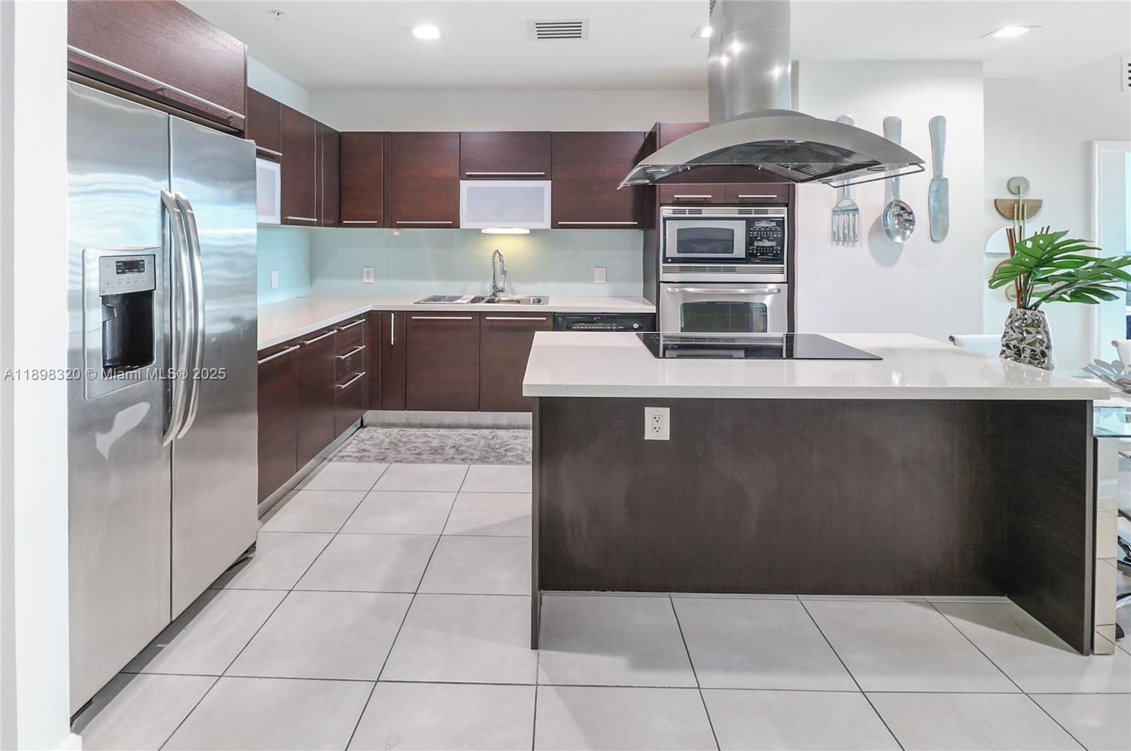 7928 East Drive East Dr 1002