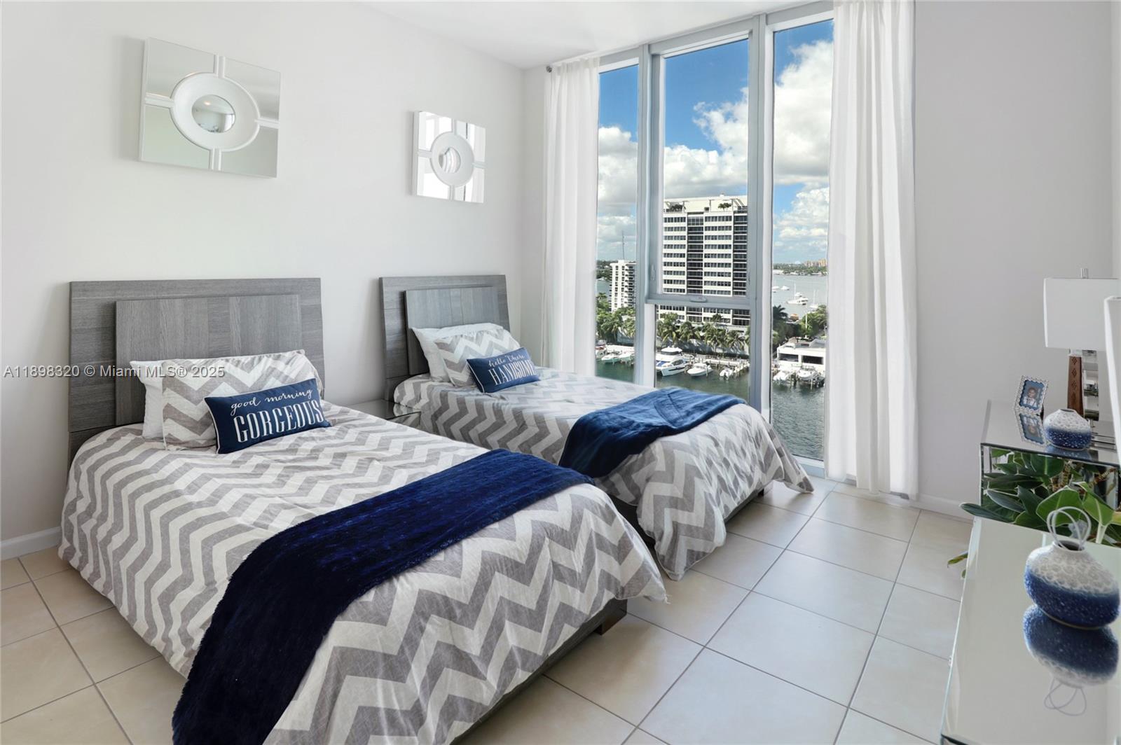 Eloquence On The Bay - Residential