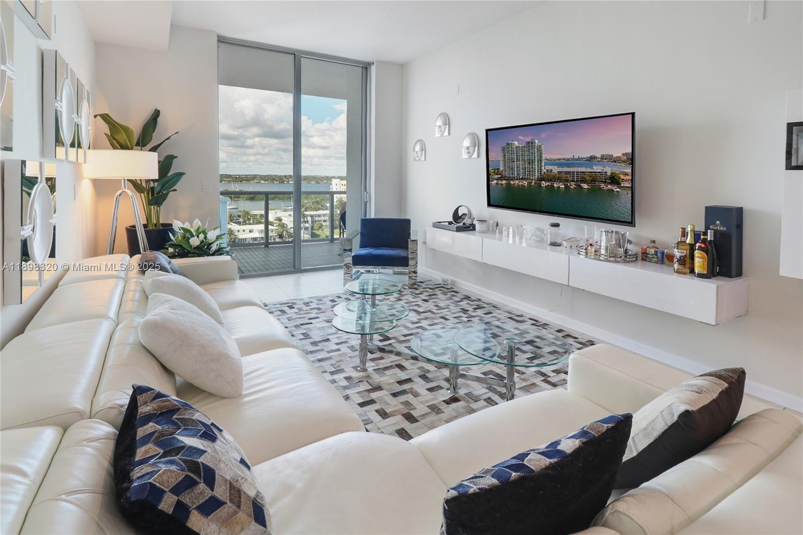 Eloquence On The Bay - Residential