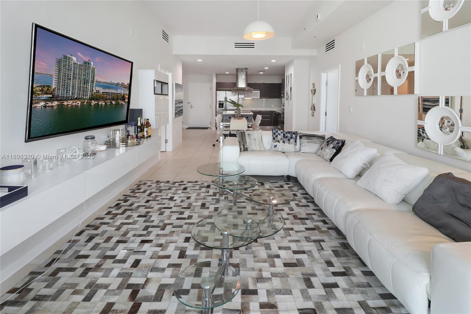 Eloquence On The Bay - Residential