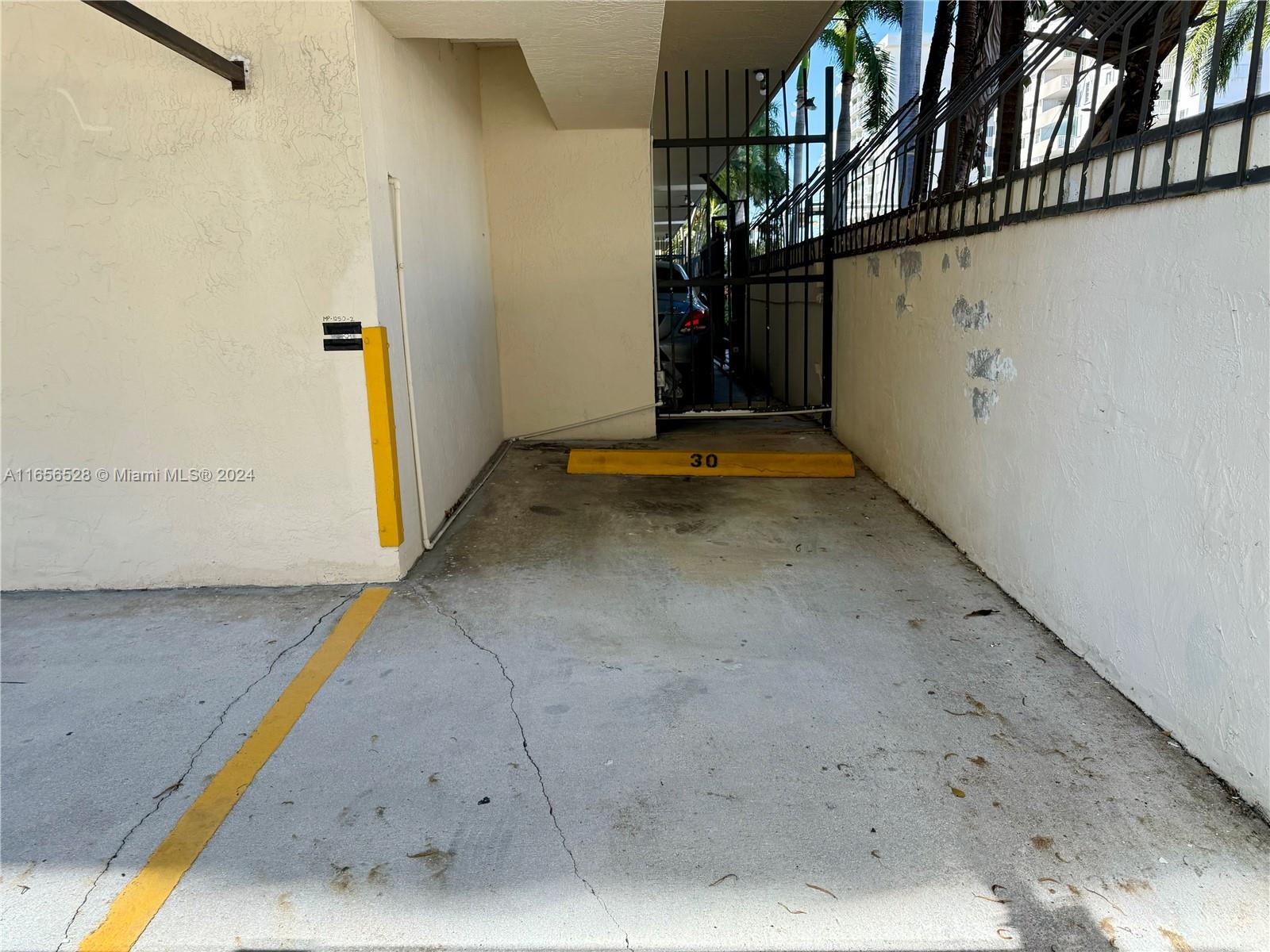 LINCOLN WEST GARDENS COND - Residential Lease