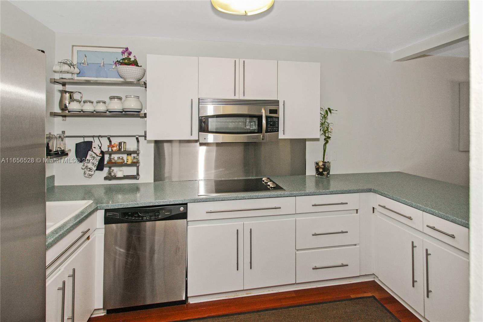 LINCOLN WEST GARDENS COND - Residential Lease