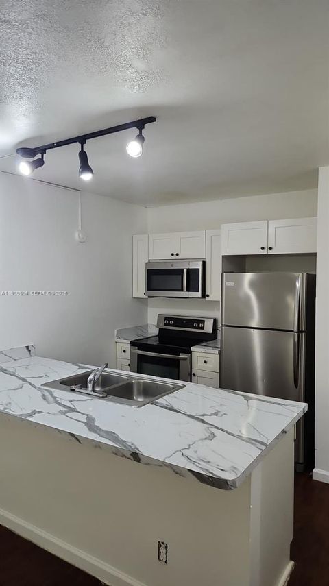 2401 Riverside Dr 510-B Coral Springs FL 33065