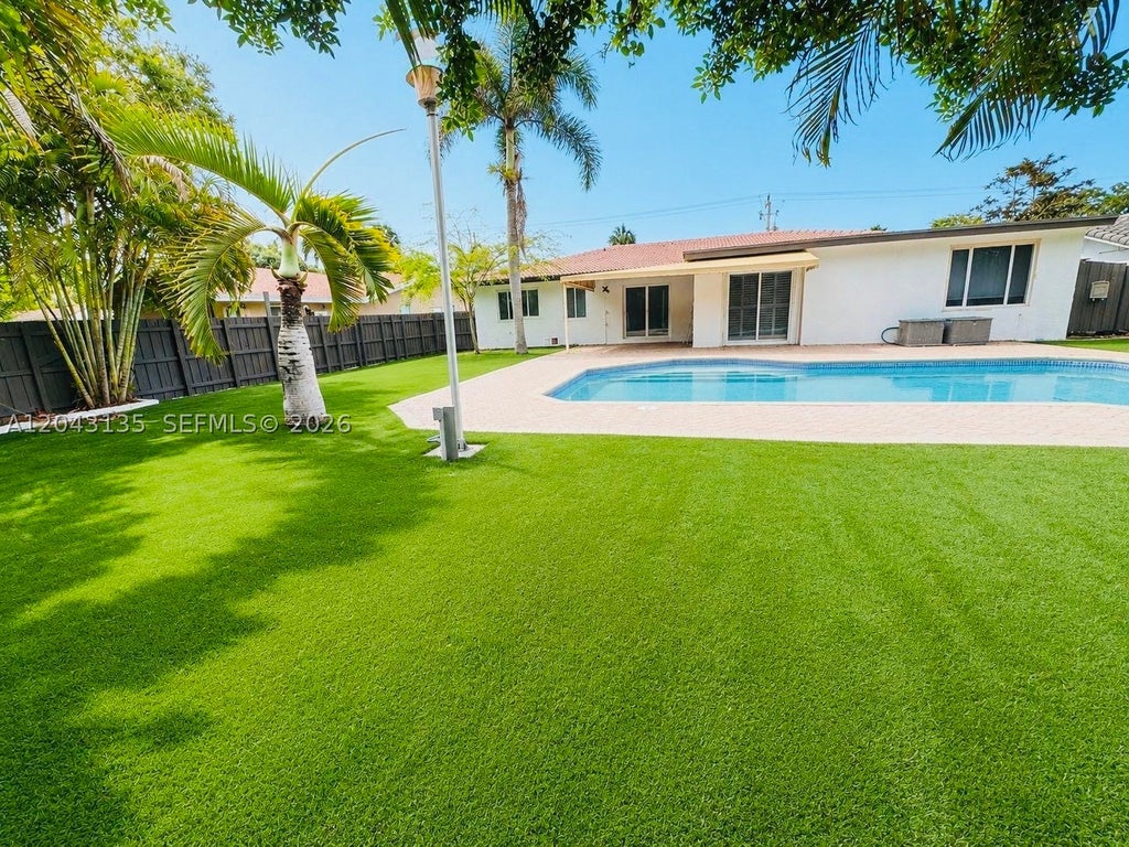 Photo of 2271 SW 30th Ter, Fort Lauderdale, FL 33312 (MLS # A12043135)