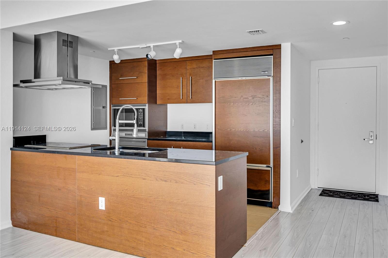 ICON BRICKELL NO TWO - Residential