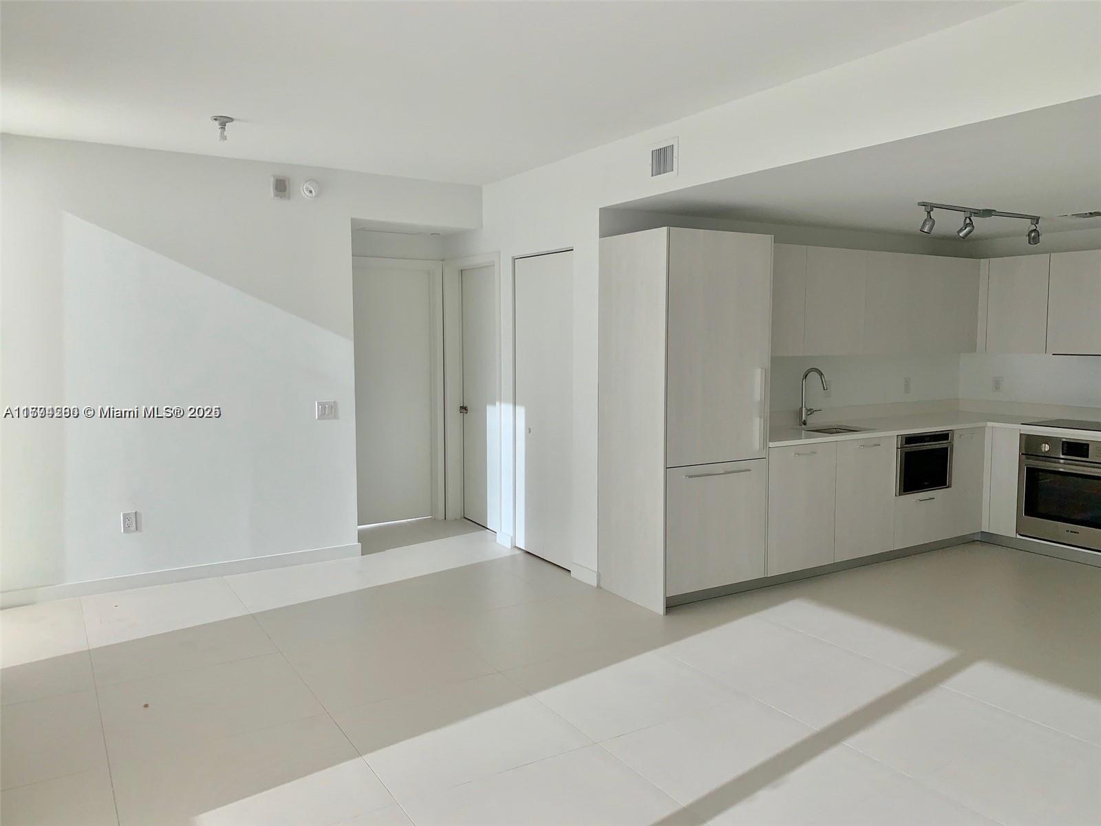 501 NE 31st St 3509