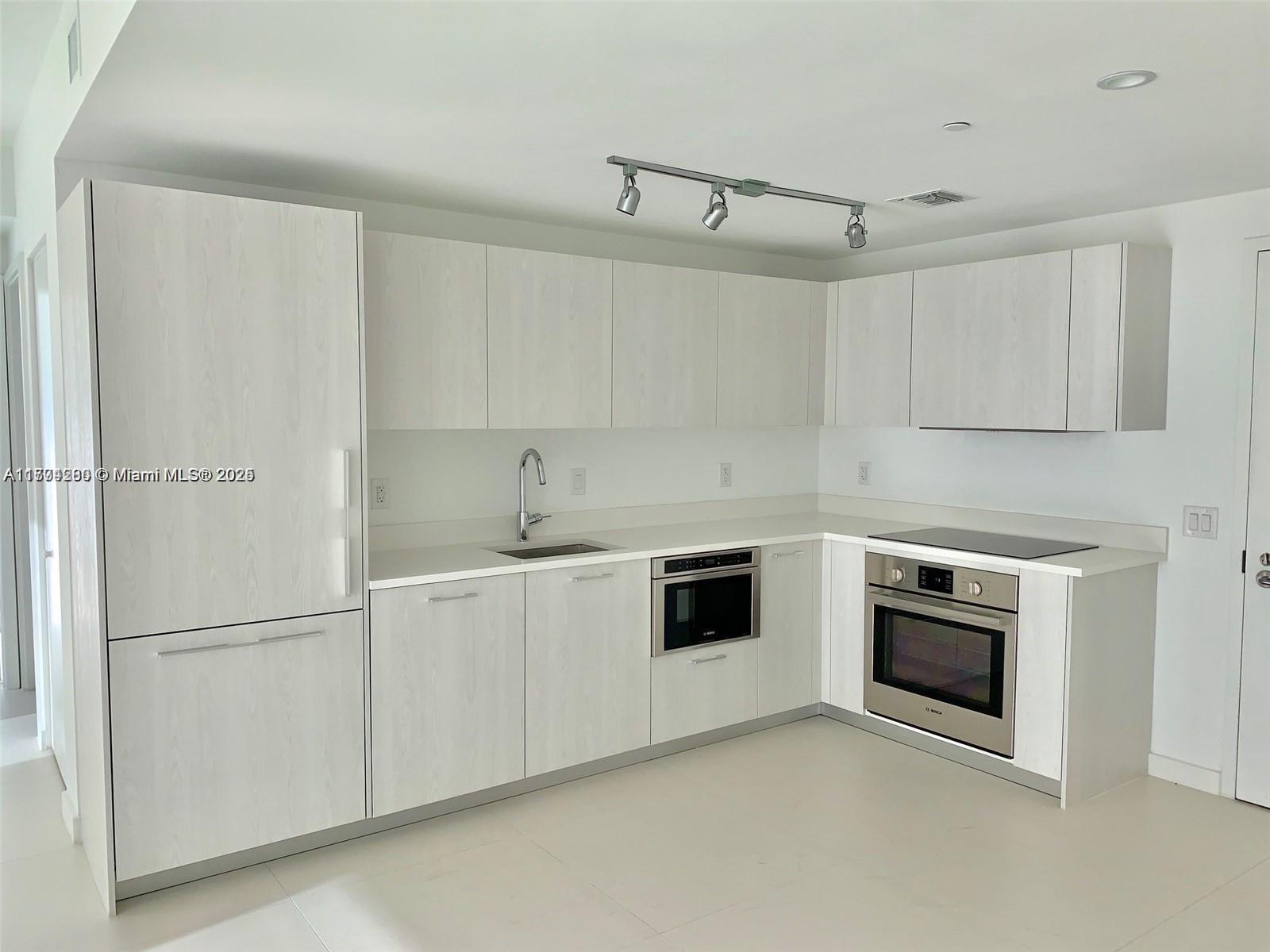 501 NE 31st St 3509