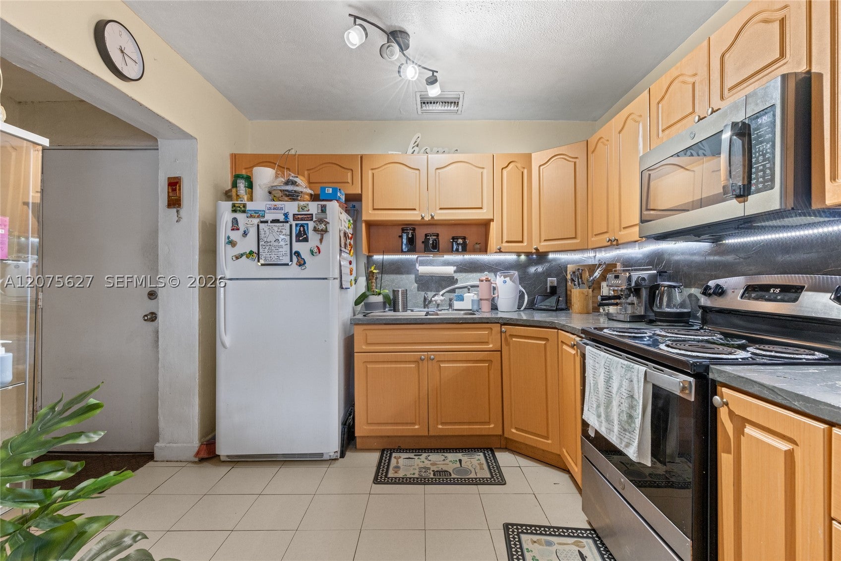 755 Harem Ave