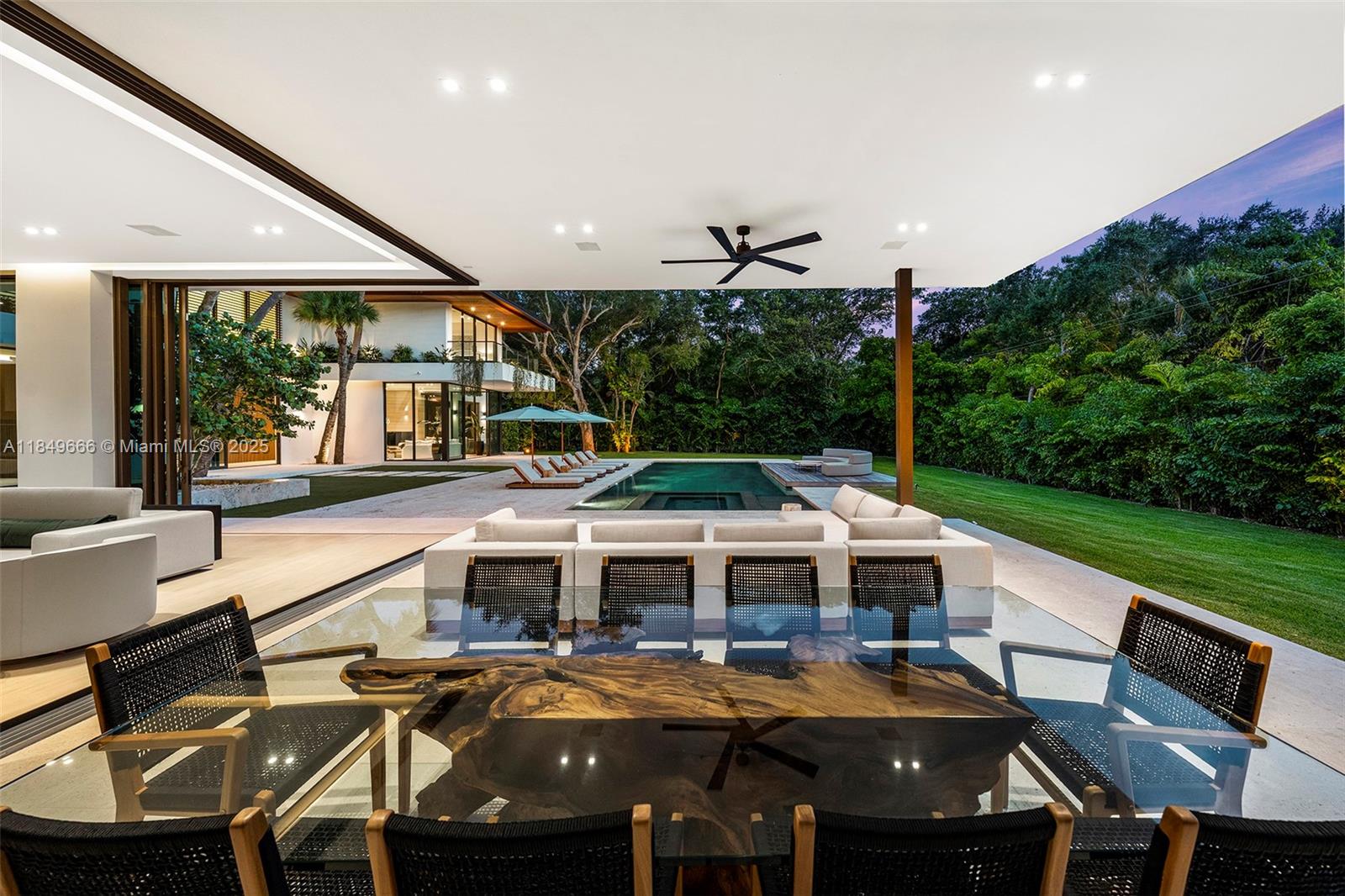 SNAPPER CREEK LAKES SUB - Residential