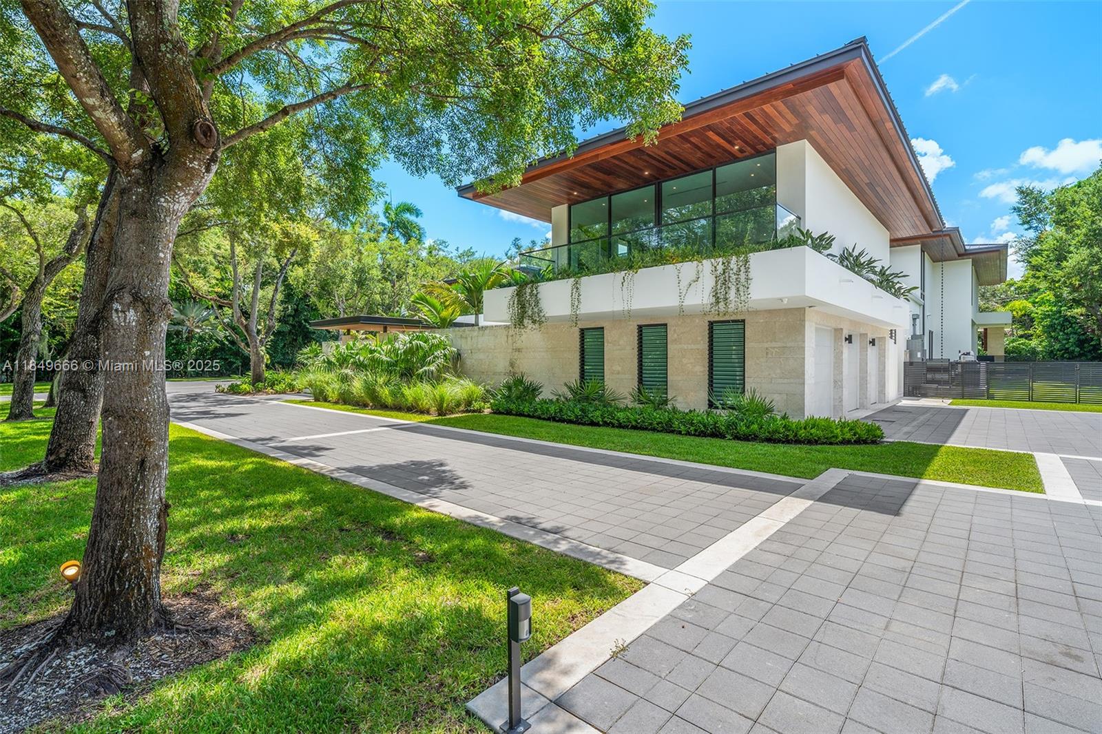 SNAPPER CREEK LAKES SUB - Residential