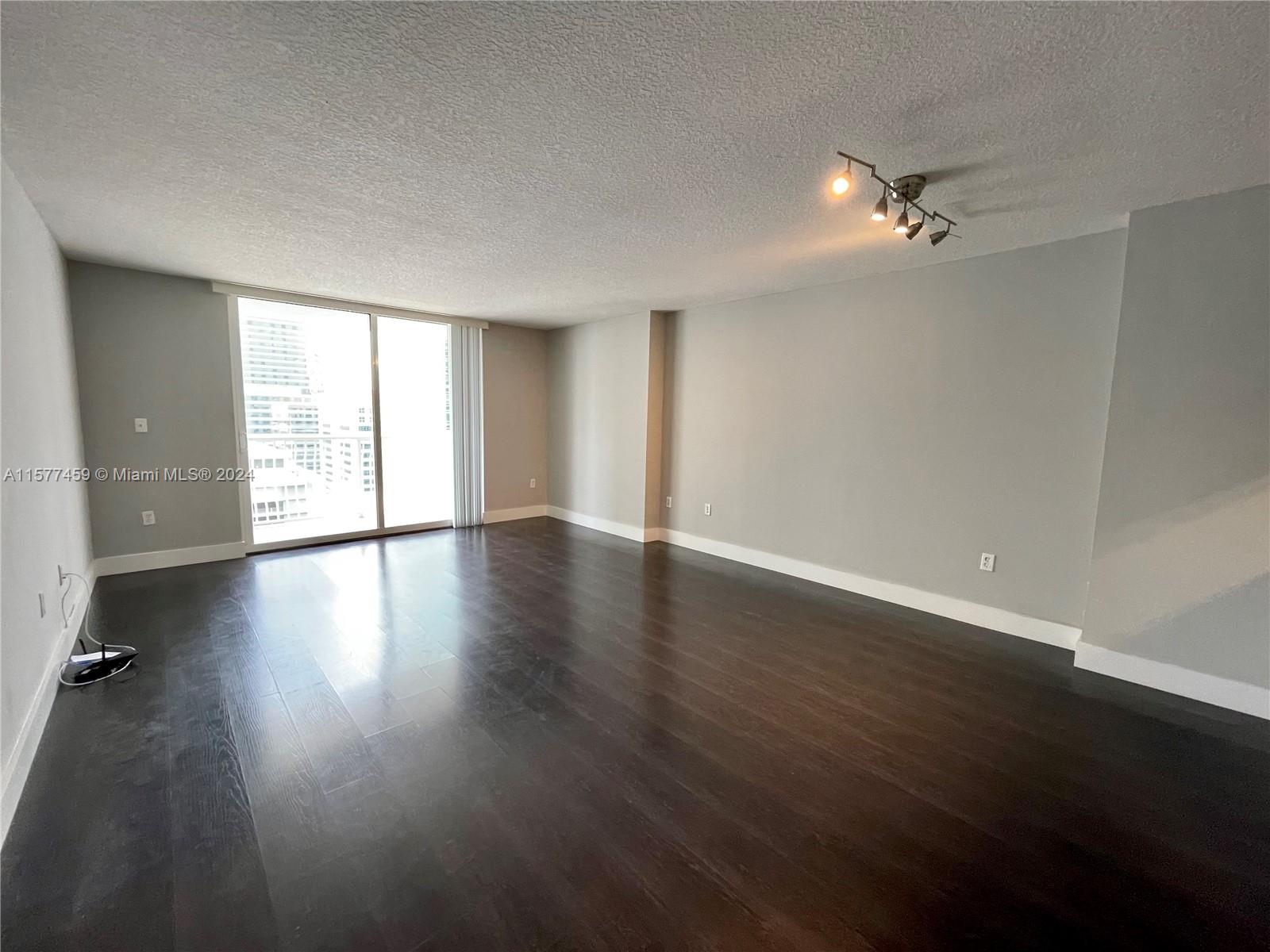 THE CLUB AT BRICKELL BAY - Residential