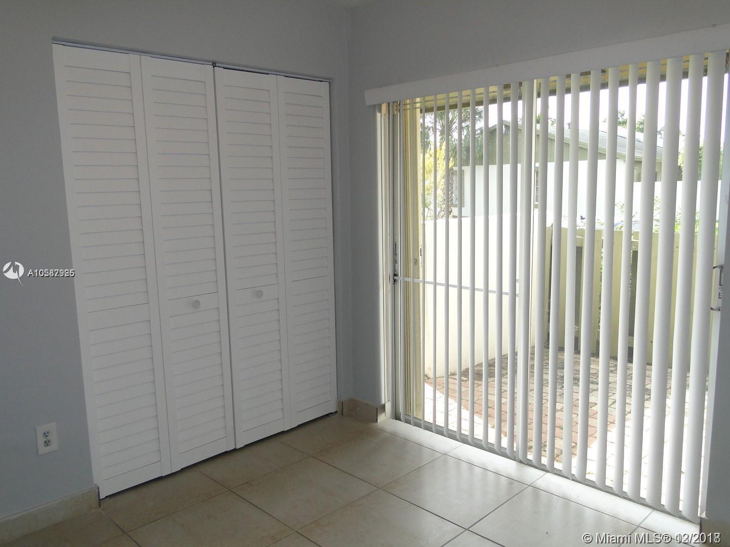 DEVON-AIRE VILLAS SEC 4 - Residential Lease