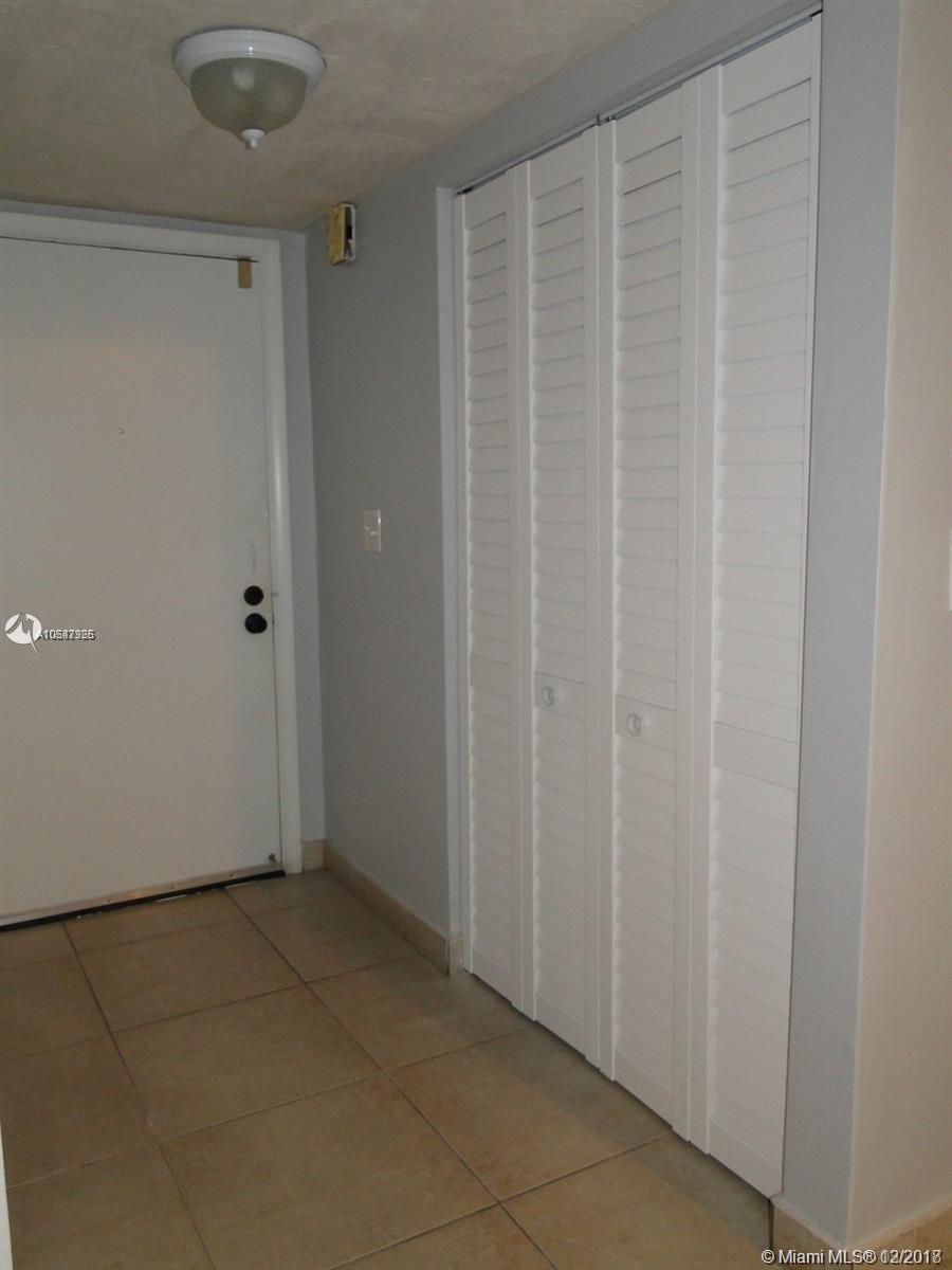 DEVON-AIRE VILLAS SEC 4 - Residential Lease