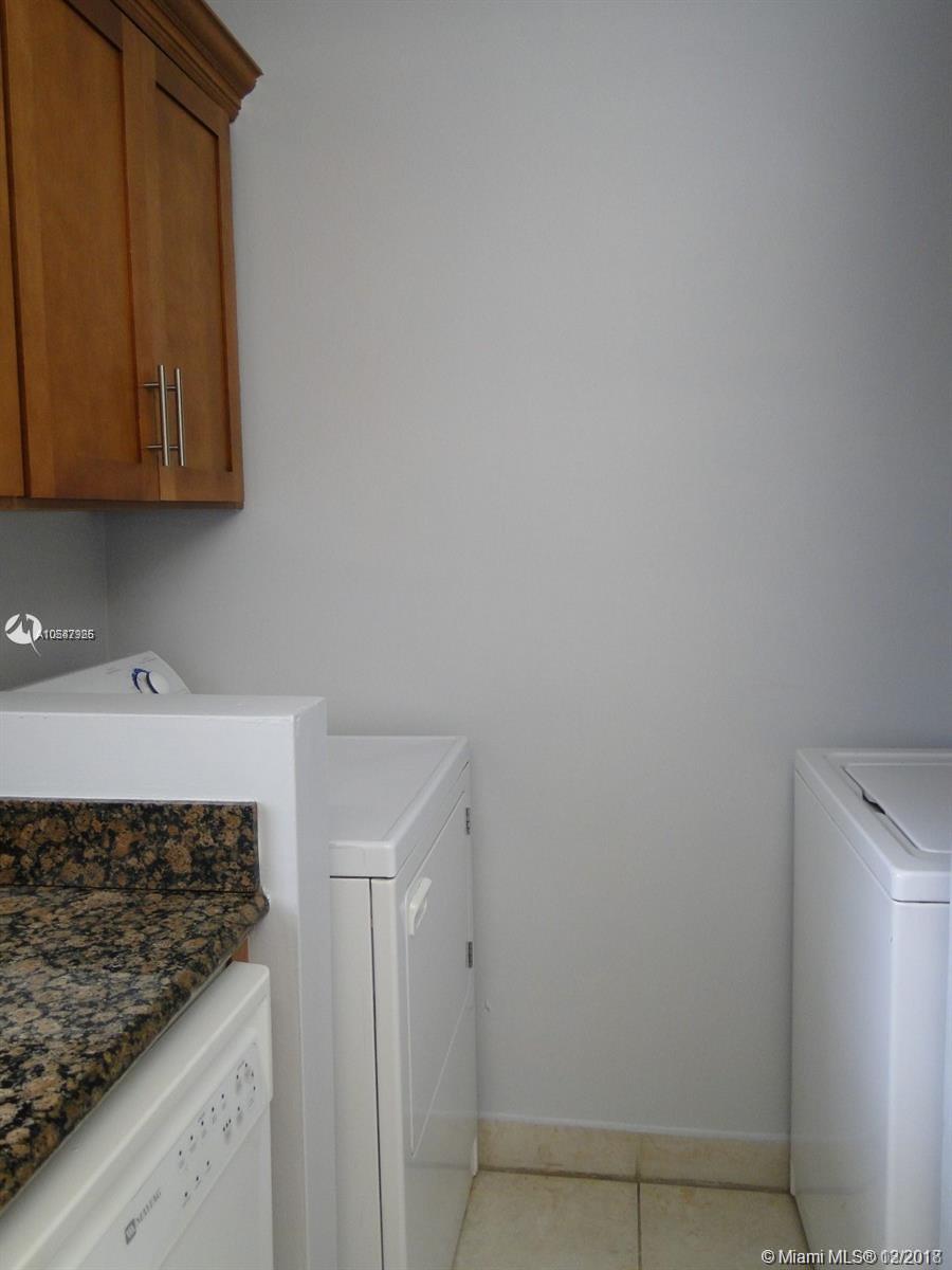 DEVON-AIRE VILLAS SEC 4 - Residential Lease